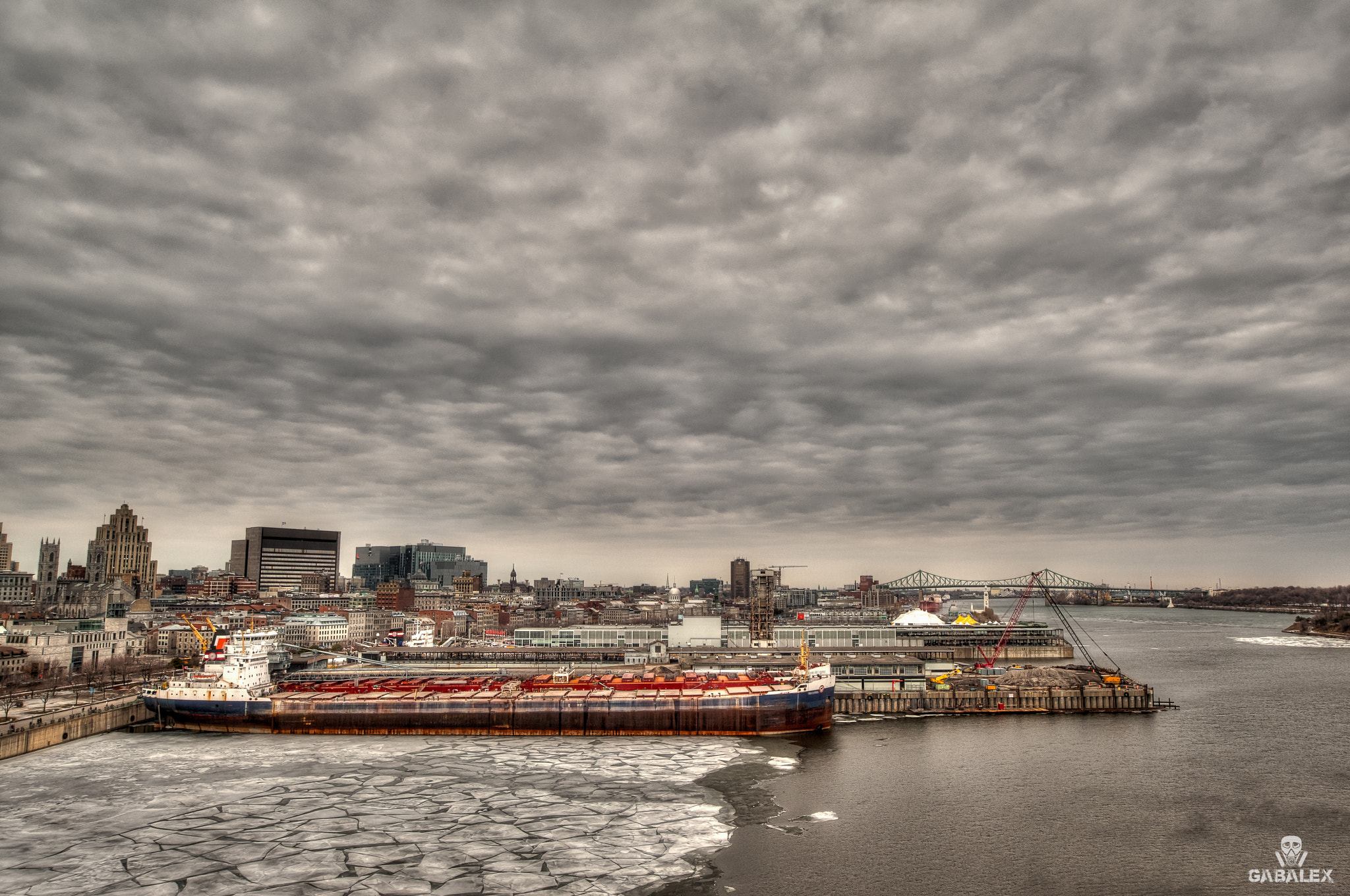 Nikon D700 + Sigma 17-35mm F2.8-4 EX Aspherical sample photo. Montréal old harbour photography