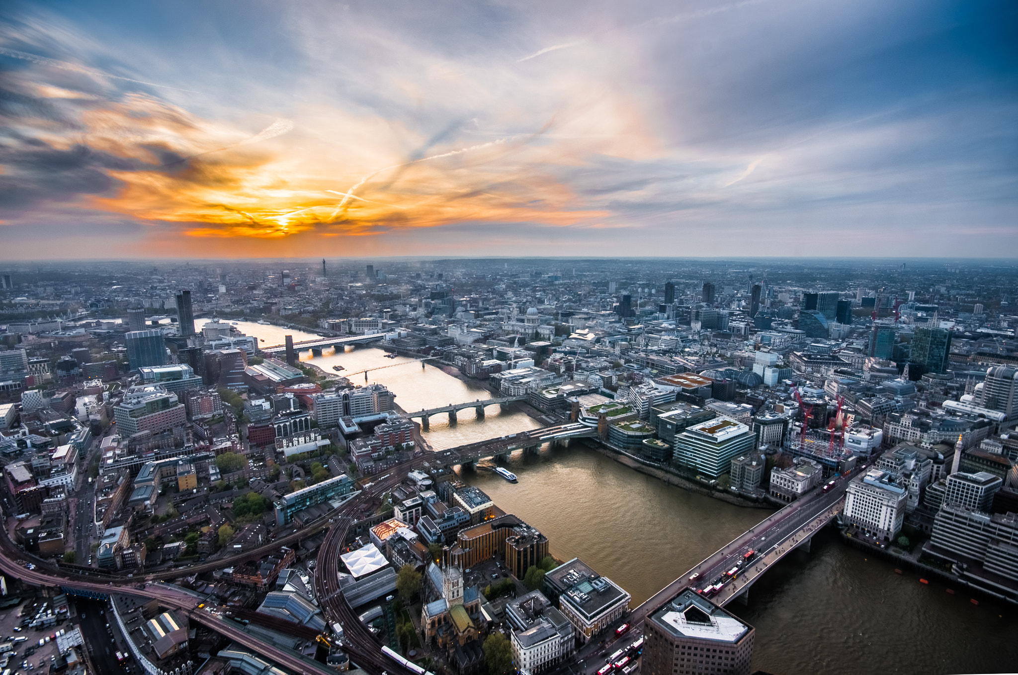 Sigma AF 10-20mm F4-5.6 EX DC sample photo. Sunset over london photography