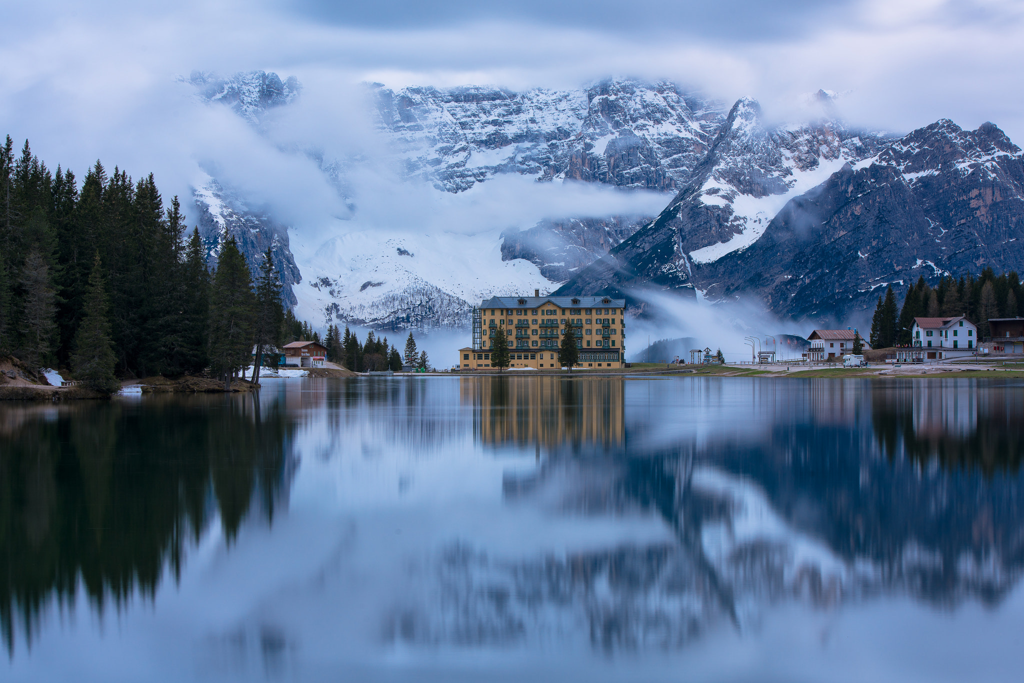 Sony a7R II + 70-200mm F2.8 sample photo. ...fog covered misurina... photography