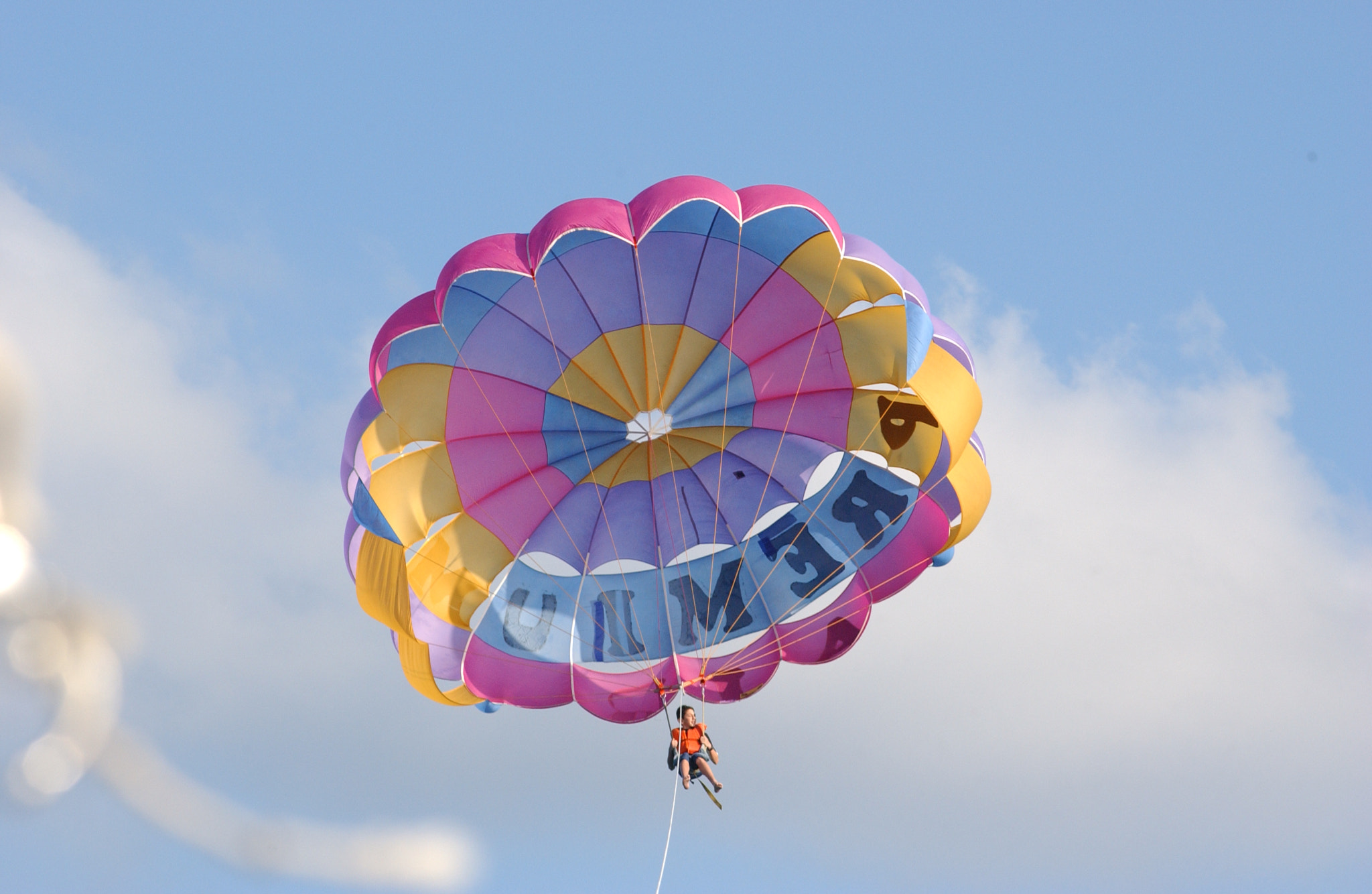 Nikon D1X sample photo. Parasailing photography