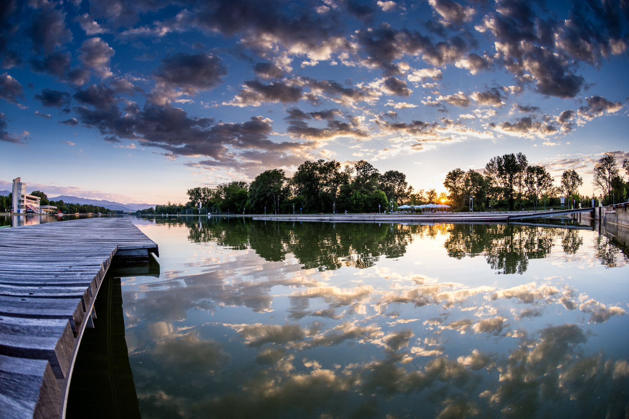 Nikon AF DX Fisheye-Nikkor 10.5mm F2.8G ED sample photo. Sunset at the rowing venue photography