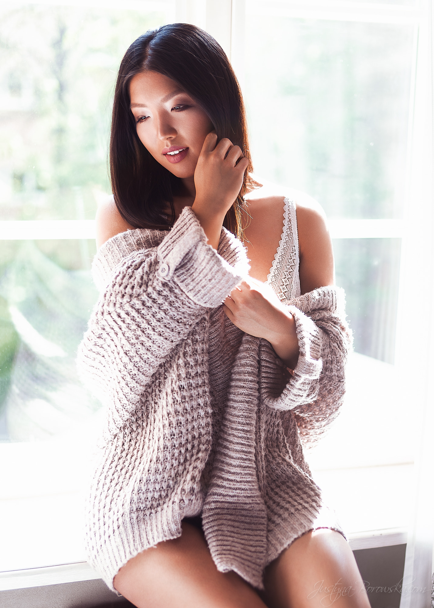 Sony Planar T* 50mm F1.4 ZA SSM sample photo. Window photography