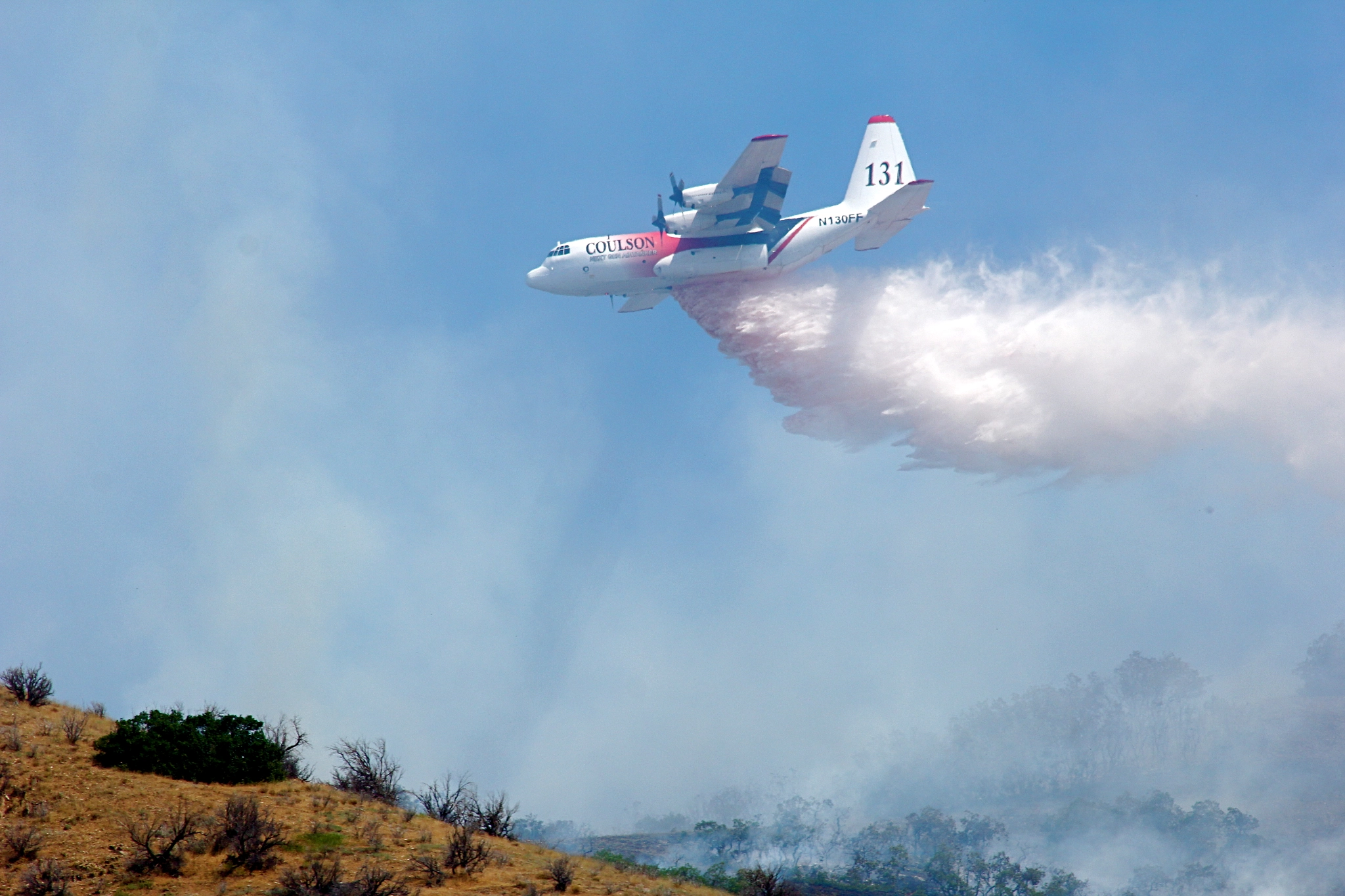 Canon EF 70-300mm F4-5.6 IS USM sample photo. Fire fight photography