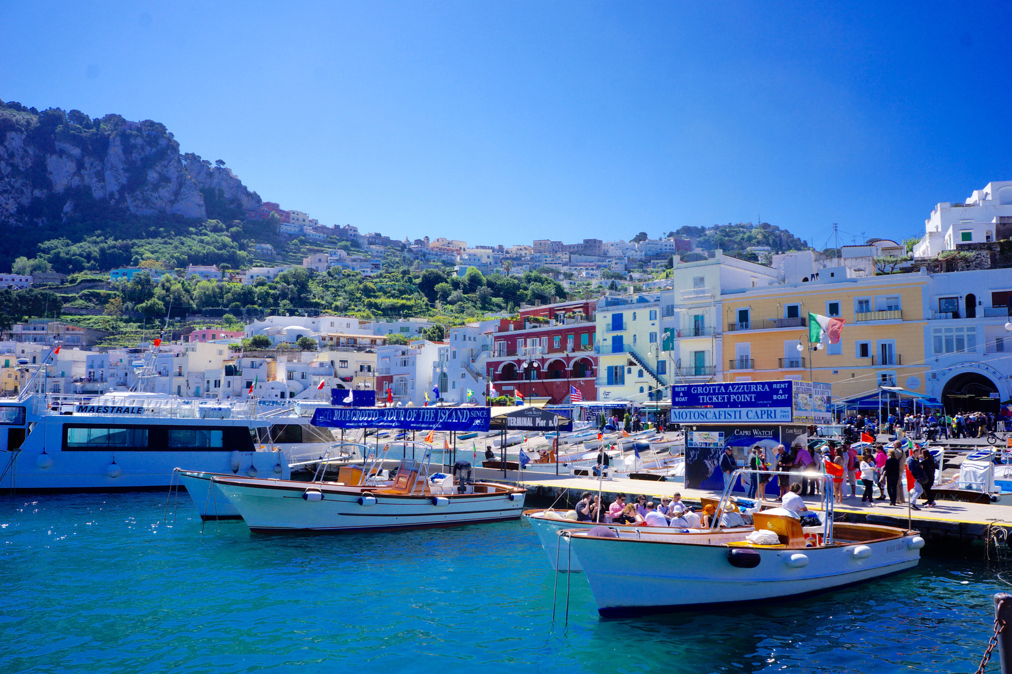 Sony Alpha NEX-7 + Tamron 18-200mm F3.5-6.3 Di III VC sample photo. Capri! photography