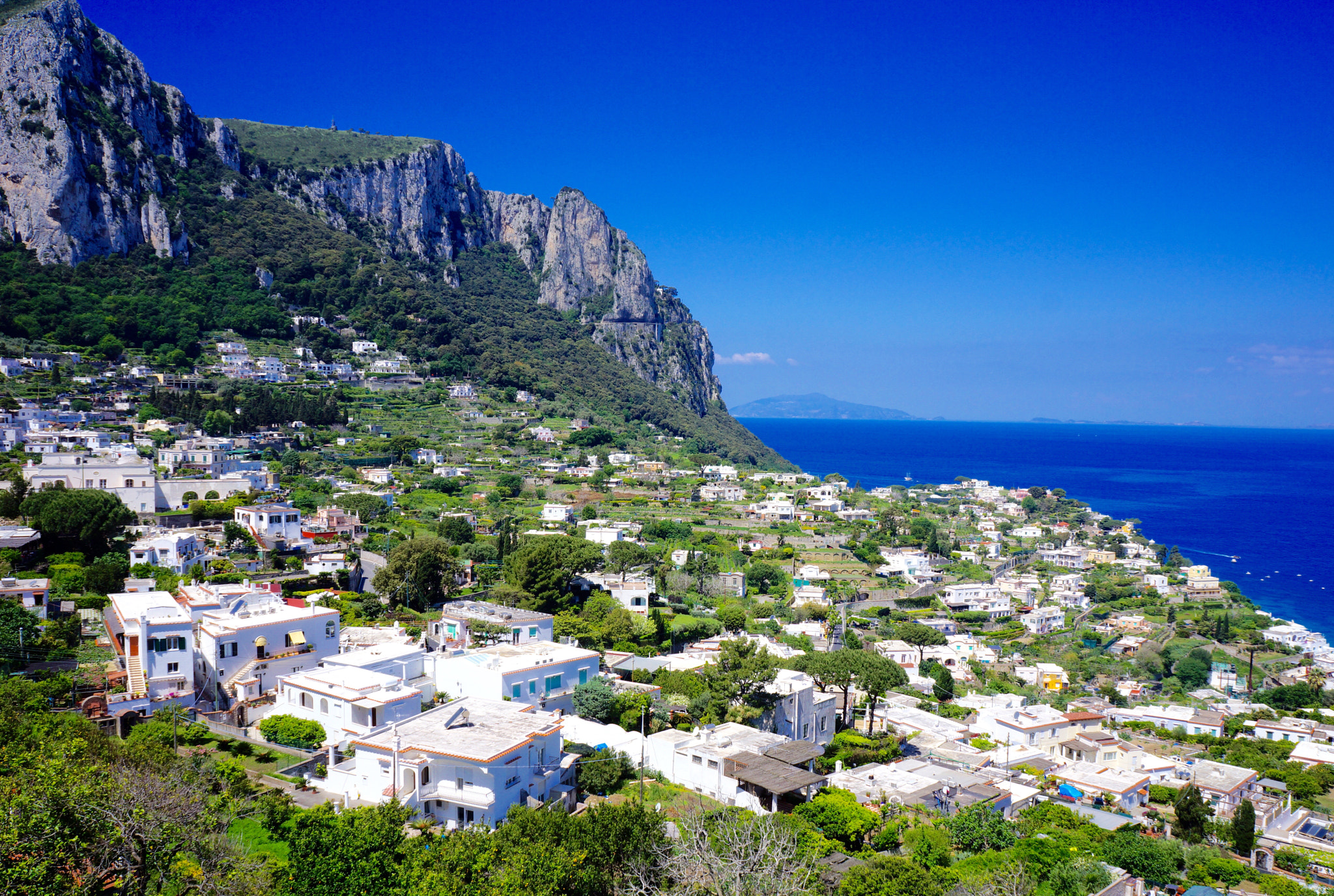 Sony Alpha NEX-7 + Tamron 18-200mm F3.5-6.3 Di III VC sample photo. Capri! photography