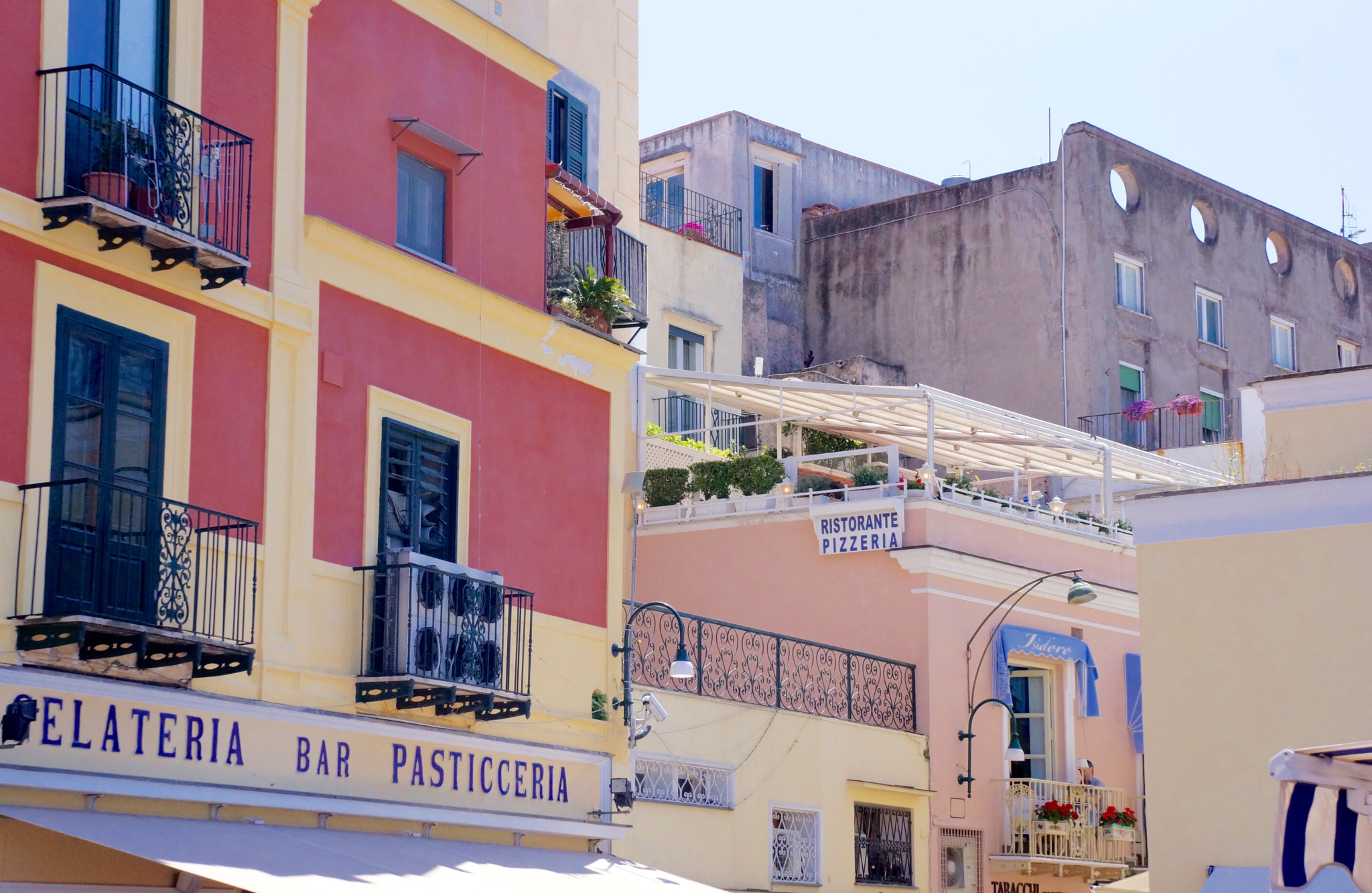 Tamron 18-200mm F3.5-6.3 Di III VC sample photo. Capri! photography