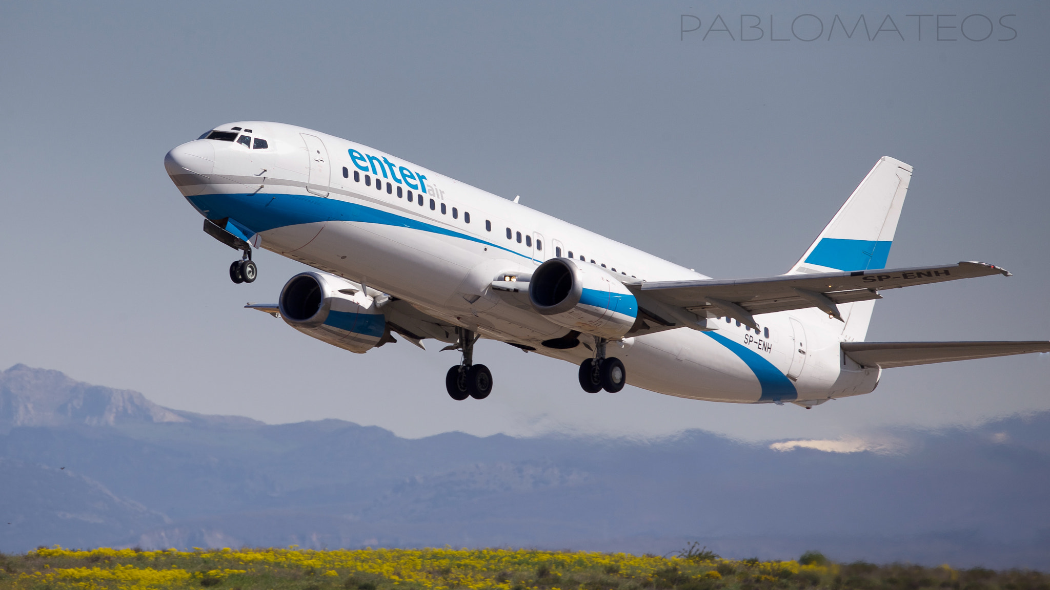 Sigma 150mm f/2.8 EX DG OS HSM APO Macro sample photo. Boeing 737 photography