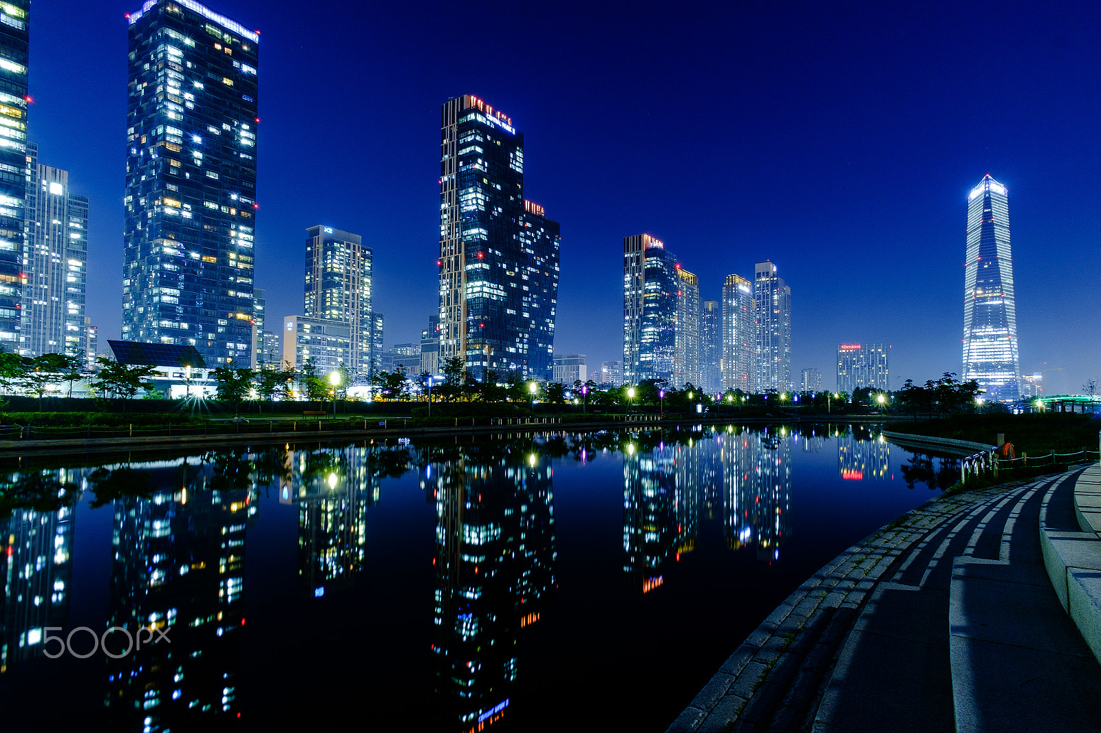 ZEISS Touit 12mm F2.8 sample photo. Night scene, songdo, korea photography