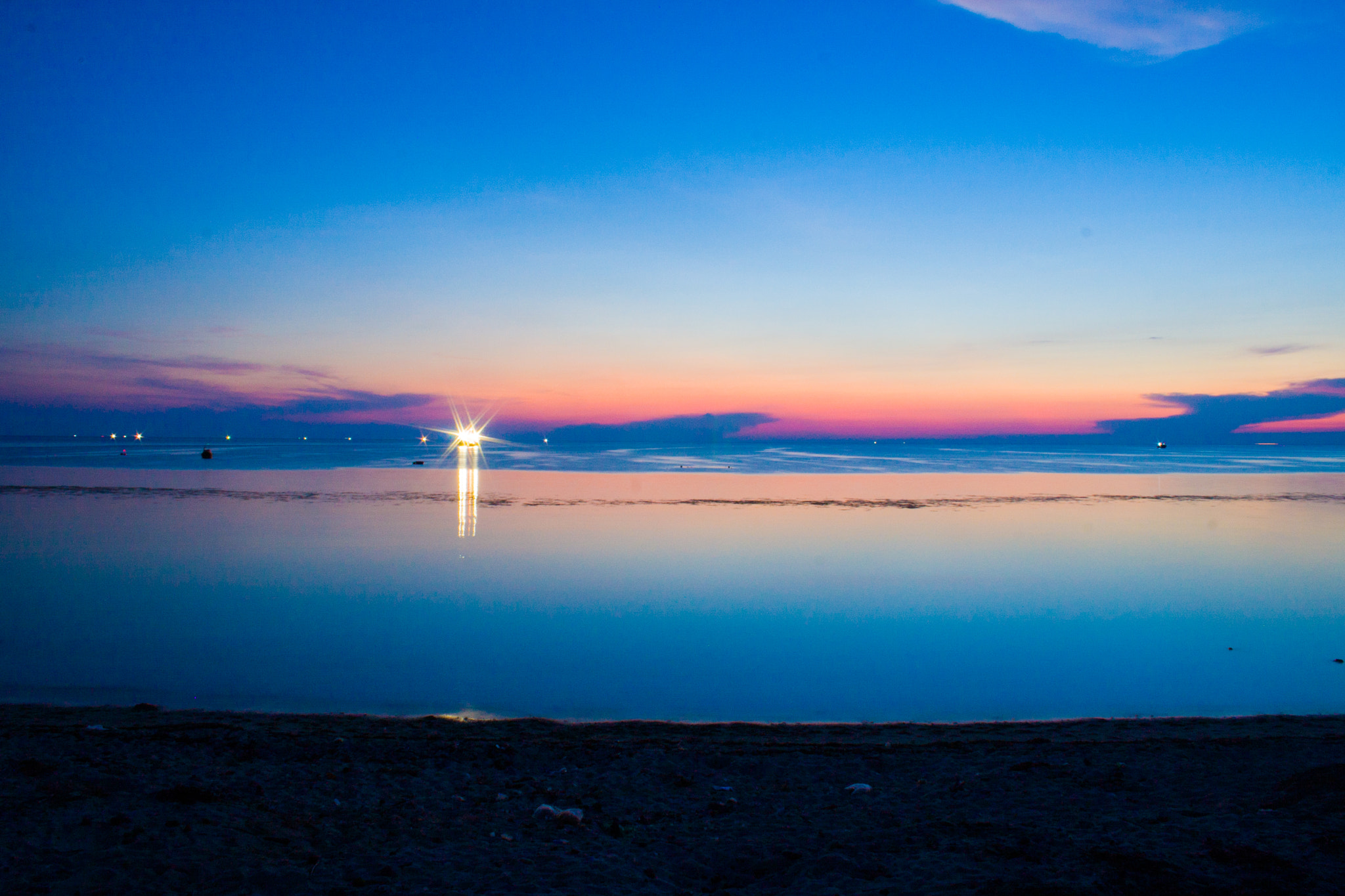 Canon EOS 40D + Canon EF-S 18-55mm f/3.5-5.6 USM sample photo. Sunset in phu quy is lsland photography