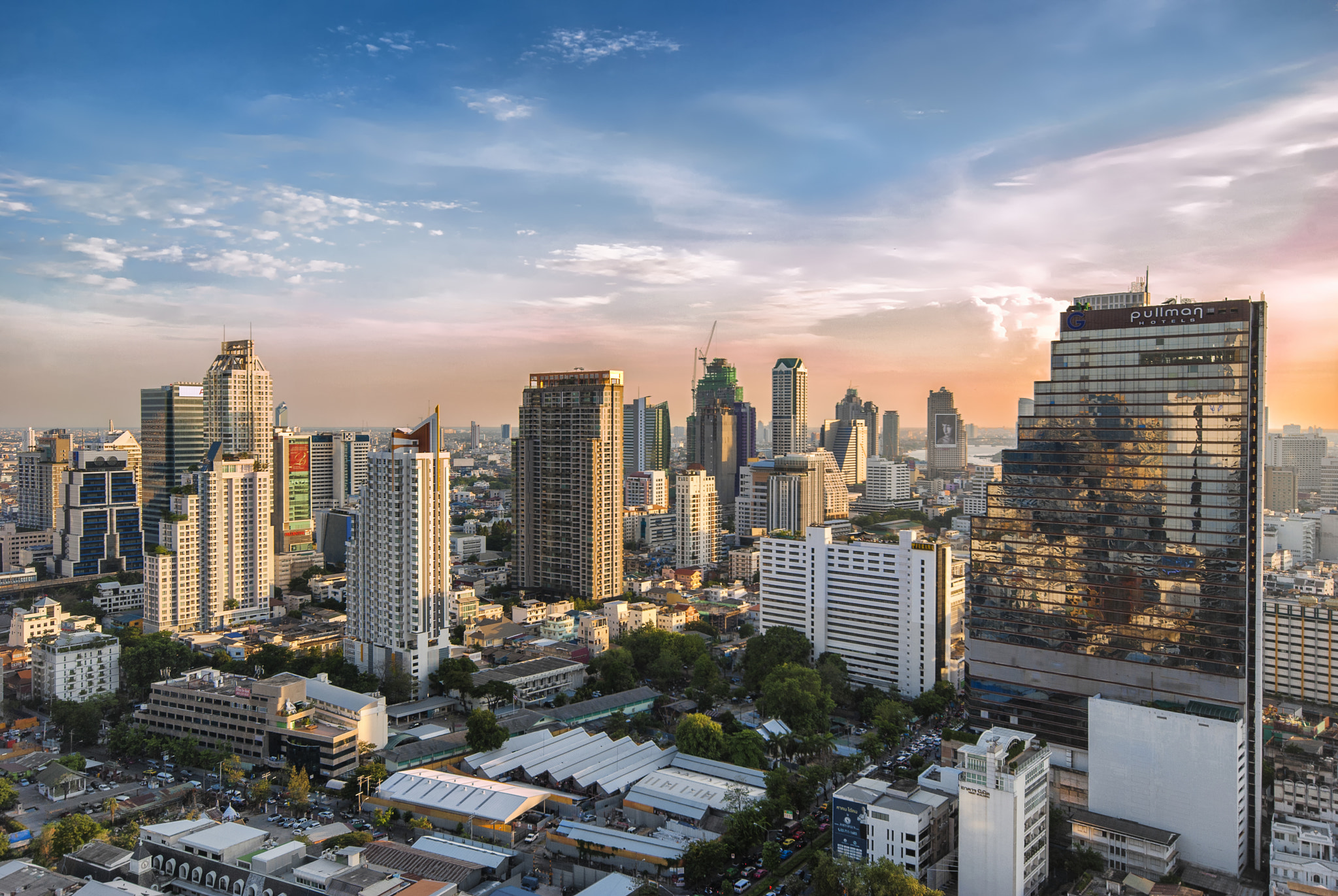 Sigma 10-20mm F4-5.6 EX DC HSM sample photo. Bangkok sunset sky @bang rak photography