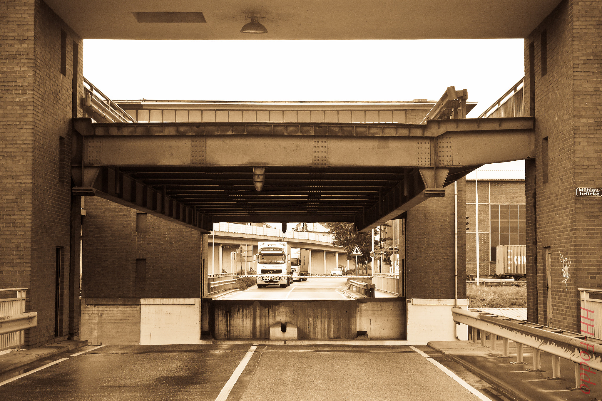 Samsung NX-M 9-27mm F3.5-5.6 ED OIS sample photo. Bridge 5 photography