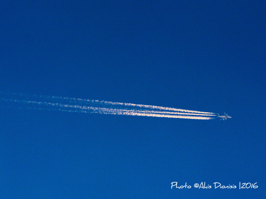 Nikon D5200 + Sigma 70-210mm F4-5.6 UC-II sample photo. A380-861 - emirates photography