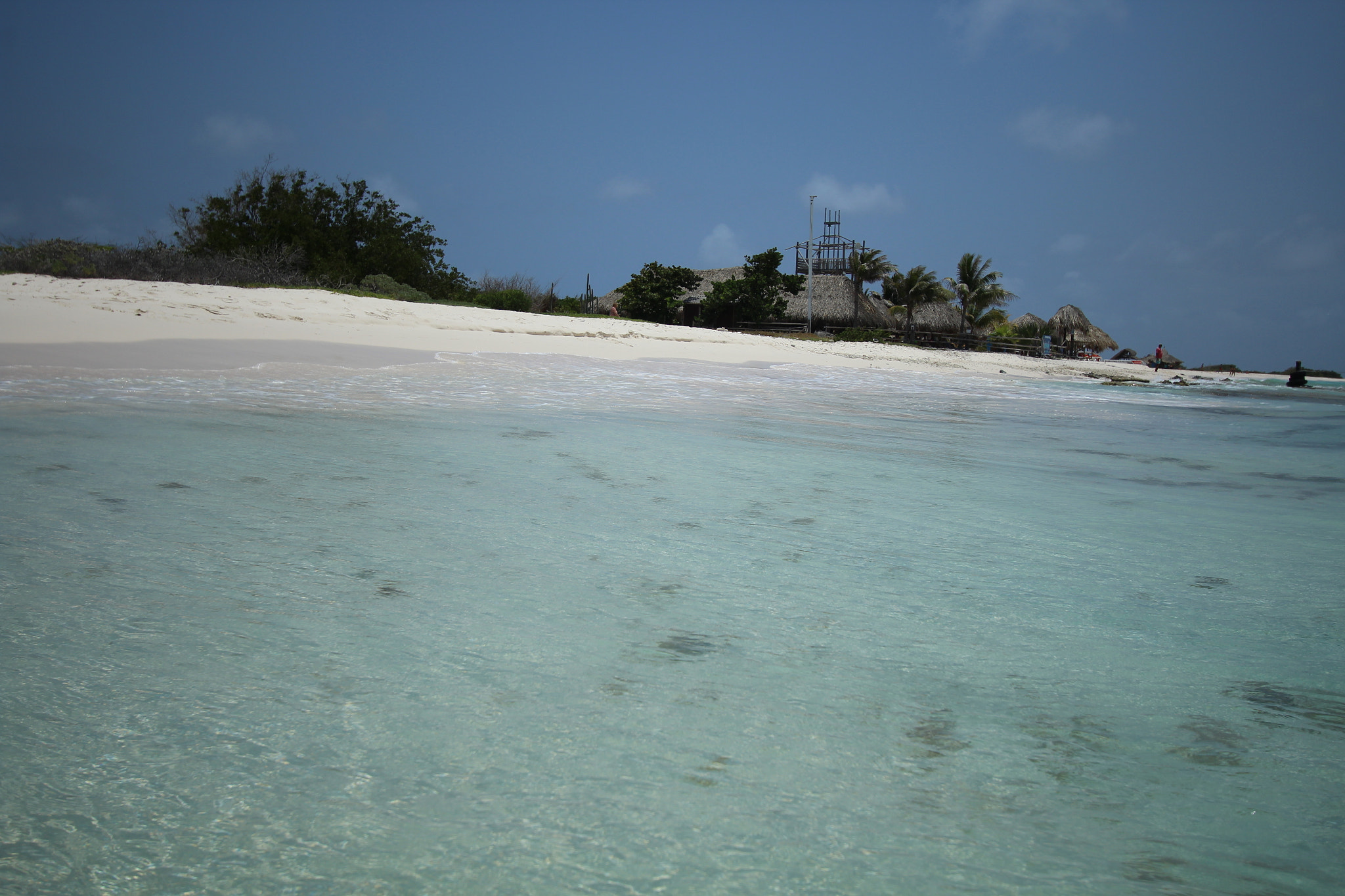 Canon EF-S 10-22mm F3.5-4.5 USM sample photo. Klein curacao beach photography
