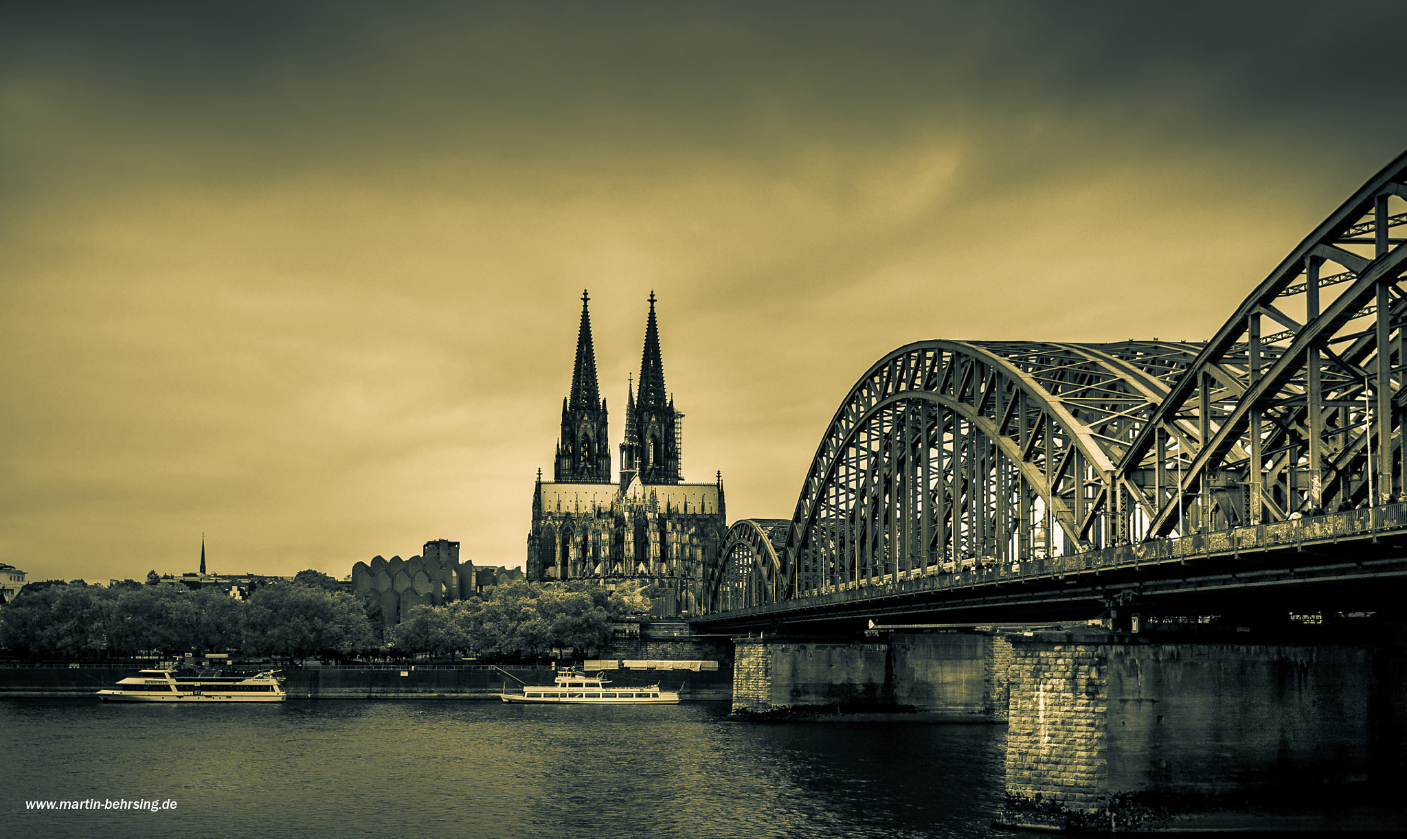 Canon 24.0-70.0 mm sample photo. Colgne cathedral photography