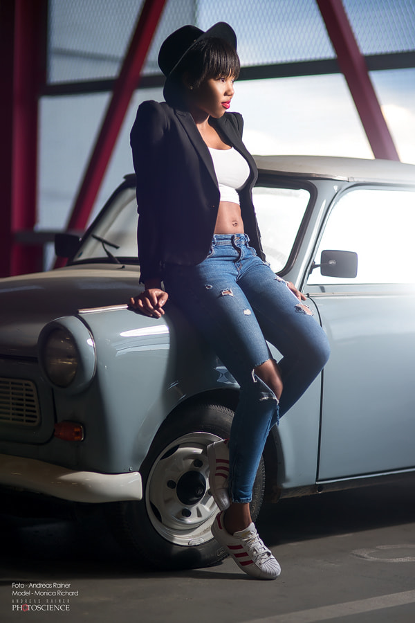 Sony a99 II + Sigma 85mm F1.4 EX DG HSM sample photo. Trabant photography