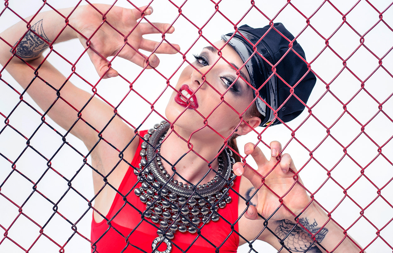 Nikon D4 + Nikon AF-S Nikkor 50mm F1.8G sample photo. Chained photography