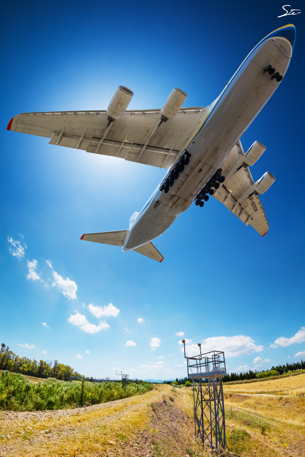 Nikon D810 + Nikon AF Fisheye-Nikkor 16mm F2.8D sample photo. Antonov an-124 landing decimomannu photography