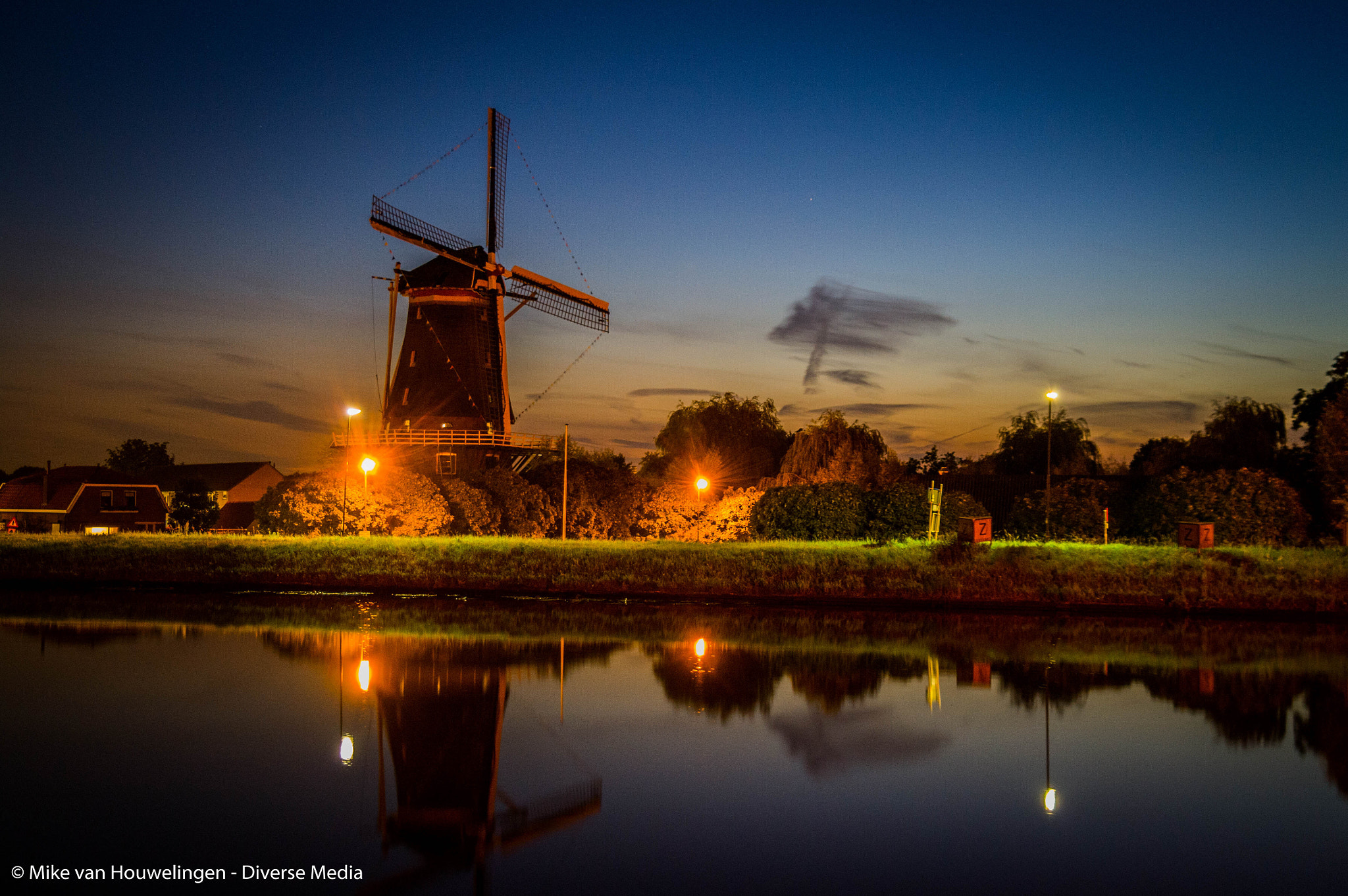 Samsung NX11 + Samsung NX 18-55mm F3.5-5.6 OIS sample photo. Molen jan van arkel photography