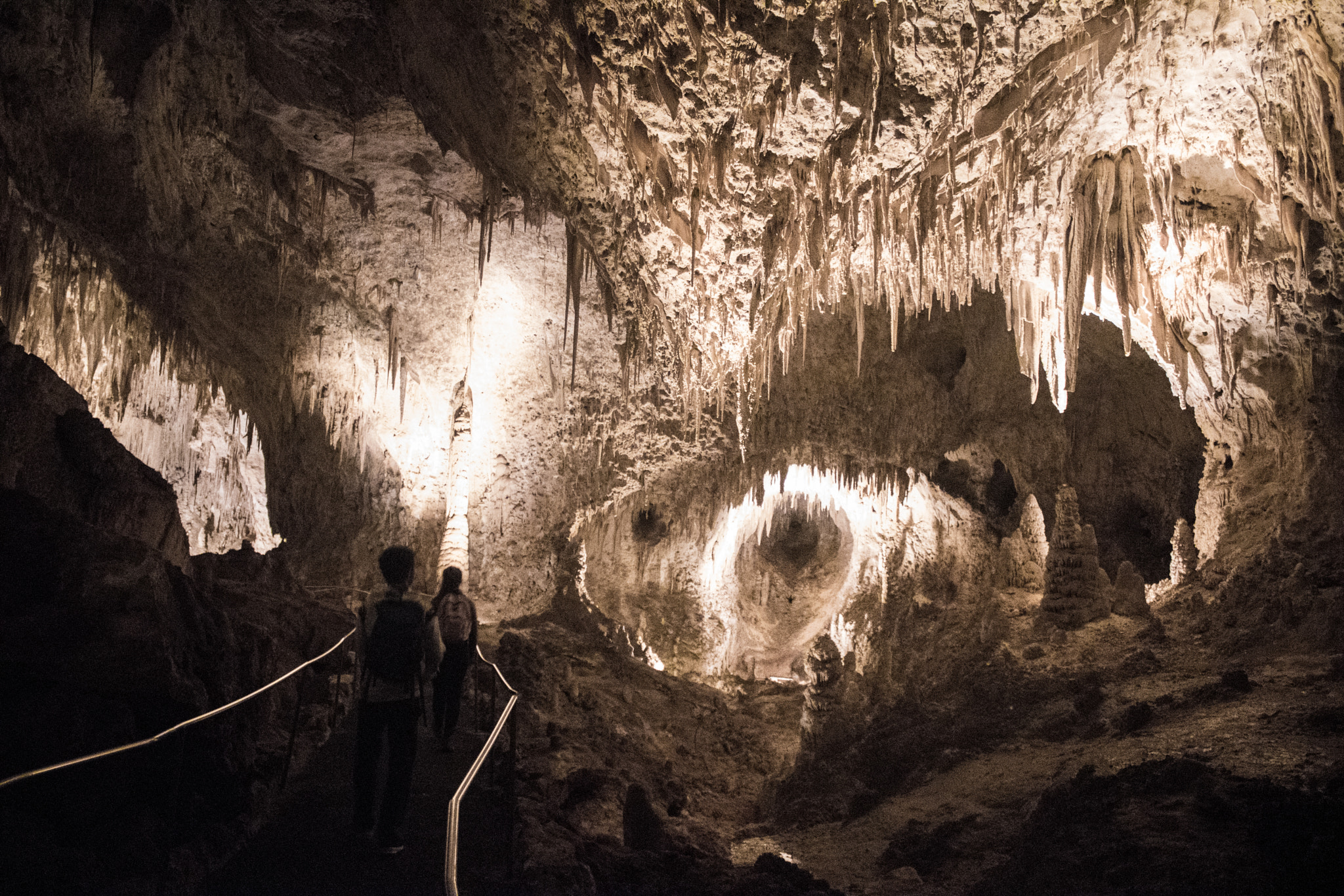 Canon EOS 750D (EOS Rebel T6i / EOS Kiss X8i) sample photo. Carlsbad cavern - tunnels photography