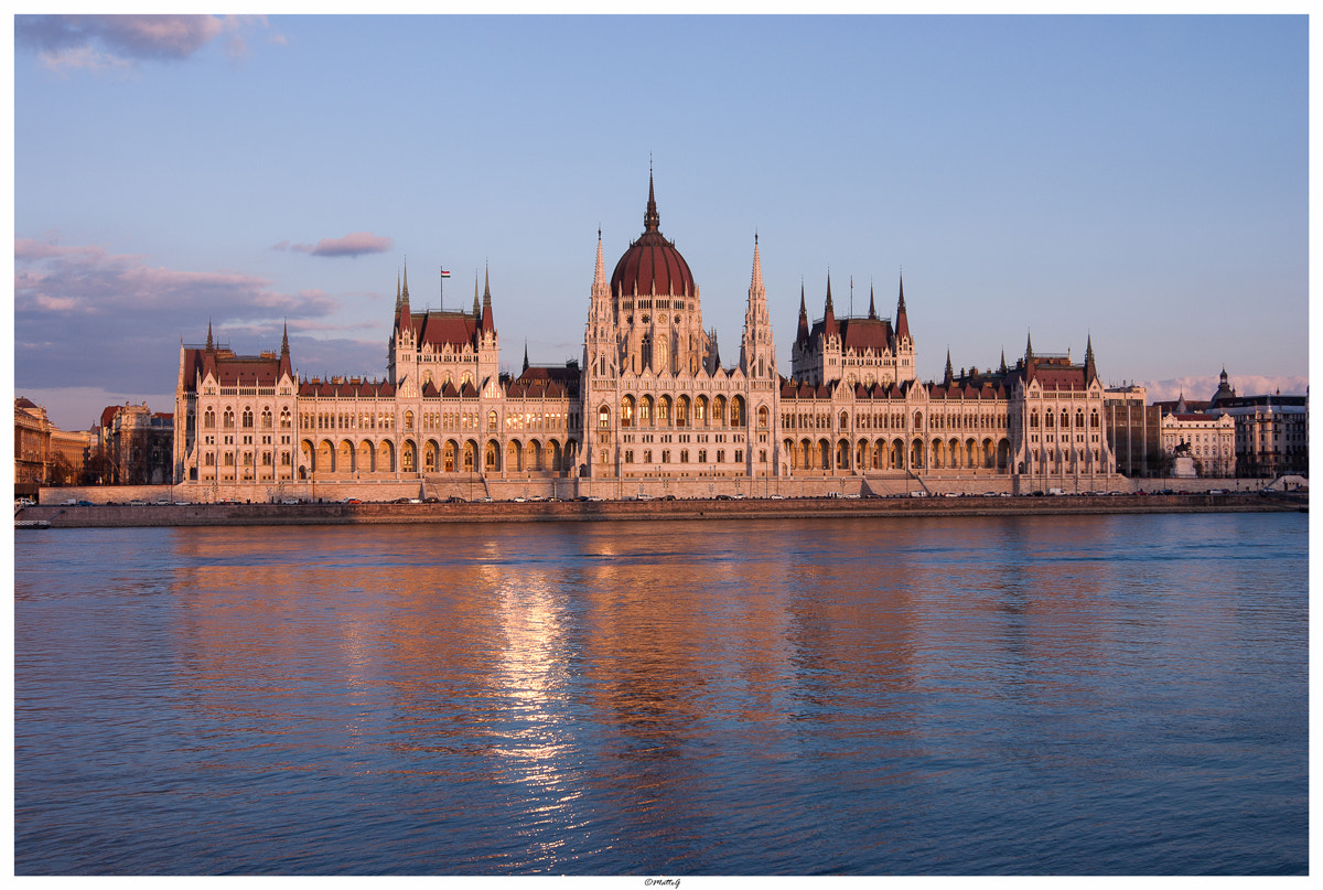 Sony Alpha DSLR-A290 + Sony DT 18-55mm F3.5-5.6 SAM sample photo. Budapest:palazzo del parlamento photography