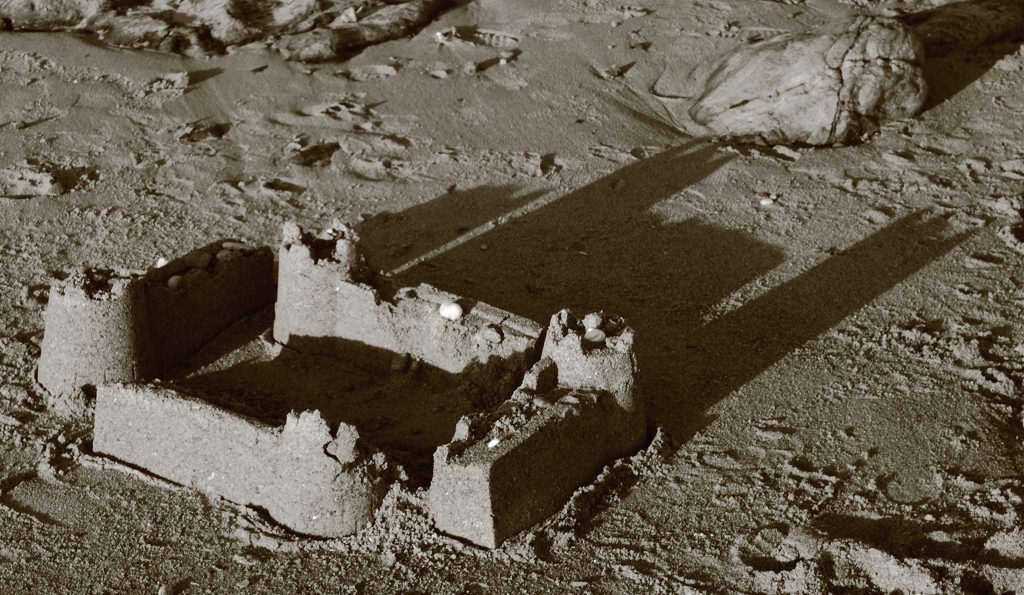 Canon 1-65535mm sample photo. Castel far away photography