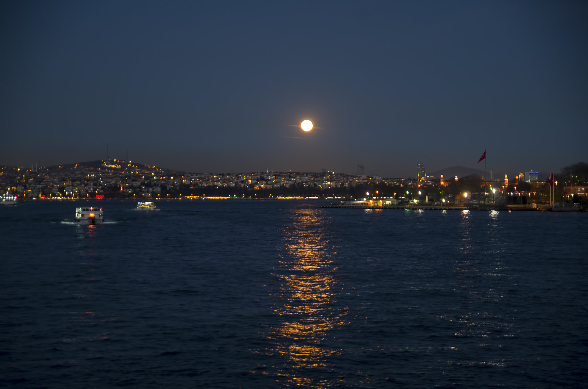 Pentax K-30 sample photo. Istanbul nights photography
