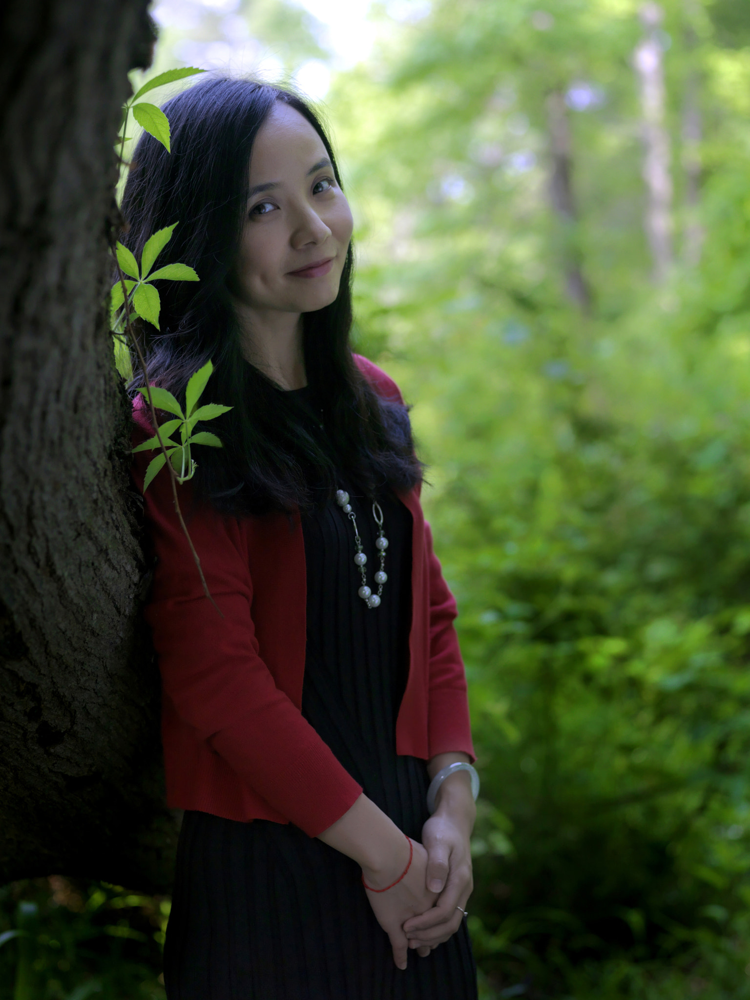 HC 80 sample photo. Leaves and chinese girl photography