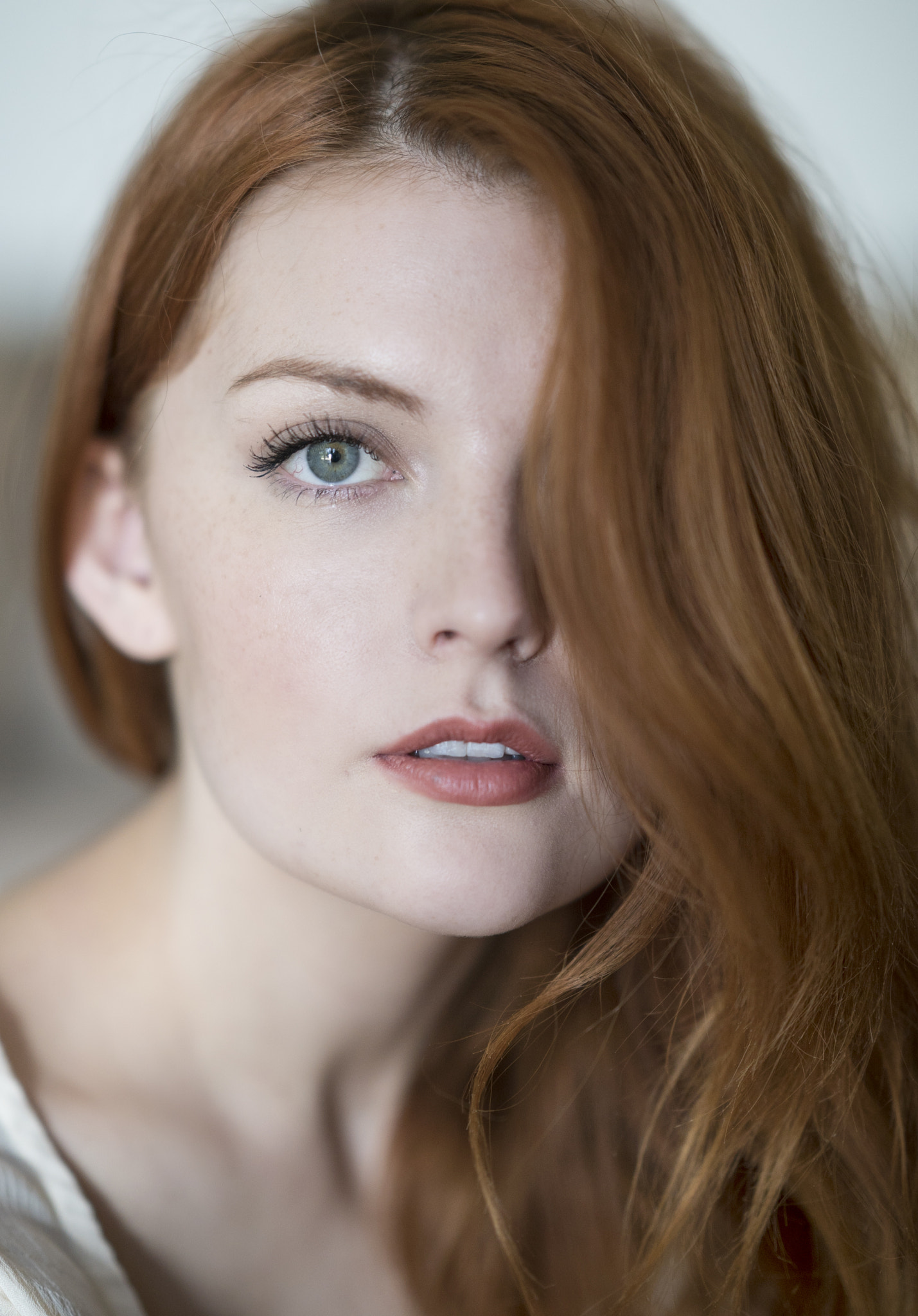 Sony a7S + FE 85mm F1.4 sample photo. Elyse dufour face photography