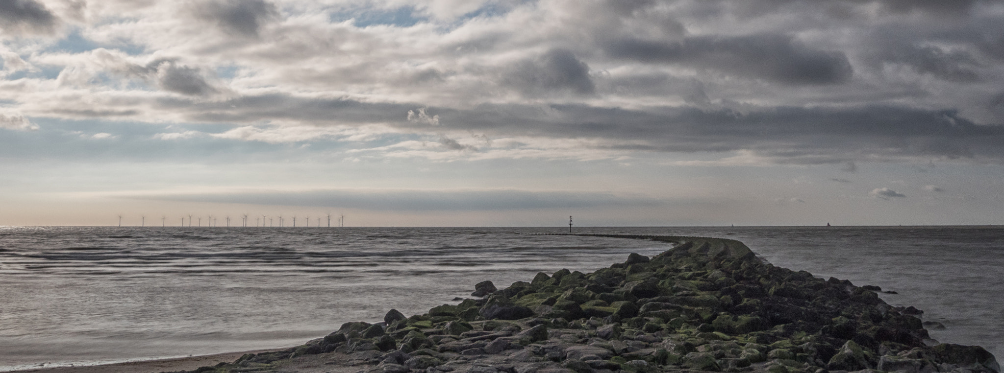 LUMIX G VARIO PZ 14-42/F3.5-5.6 sample photo. Breakwater new brighton photography