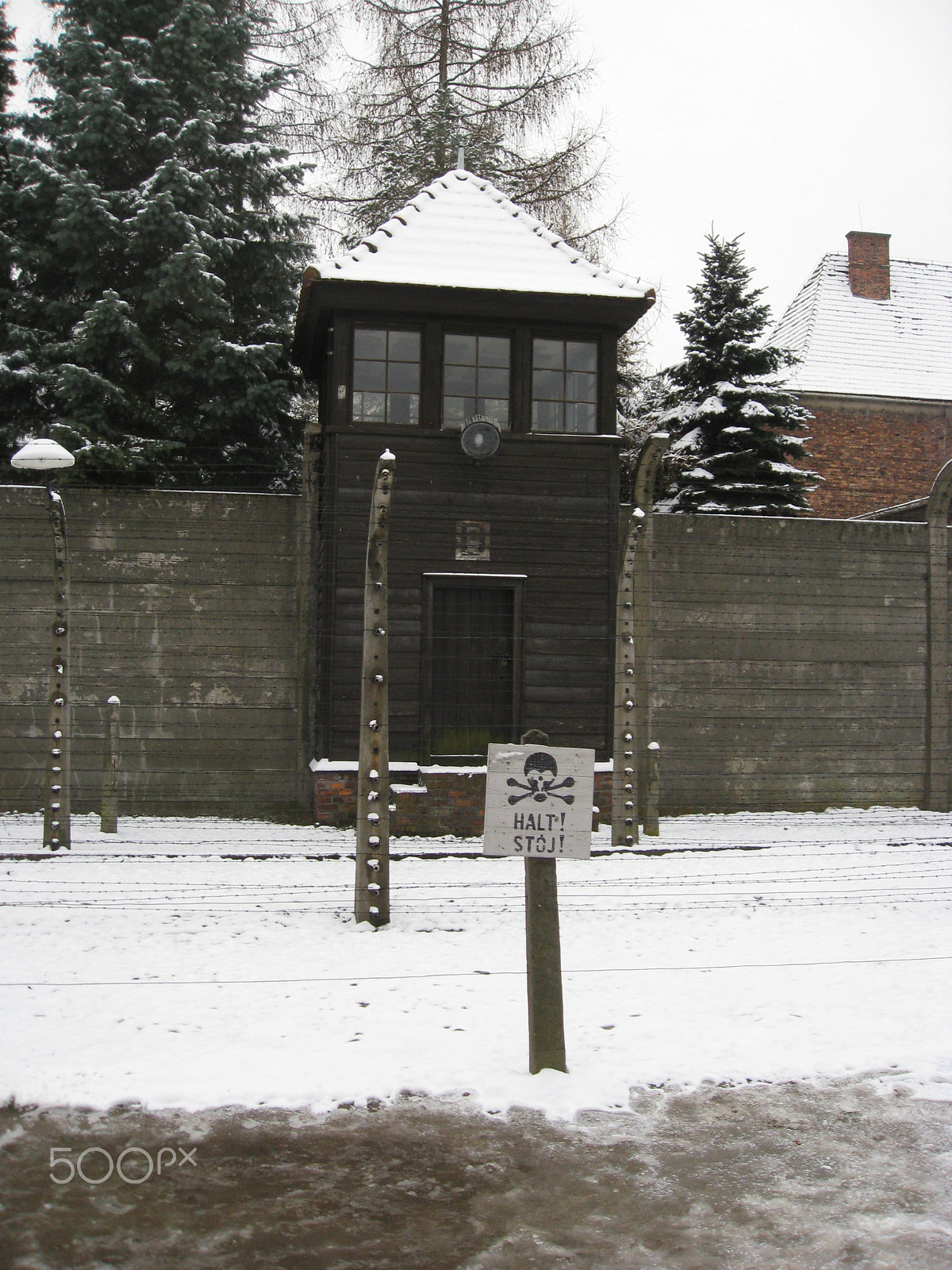 Canon POWERSHOT SD850 IS sample photo. Auschwitz photography