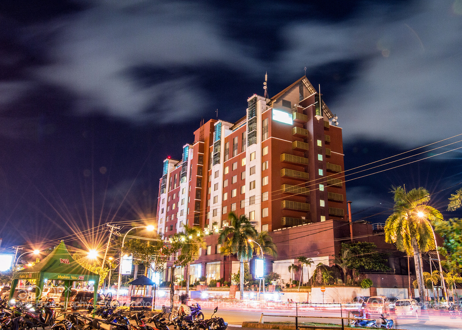 Nikon AF-S Nikkor 16-35mm F4G ED VR sample photo. Aryaduta hotel.jpg photography