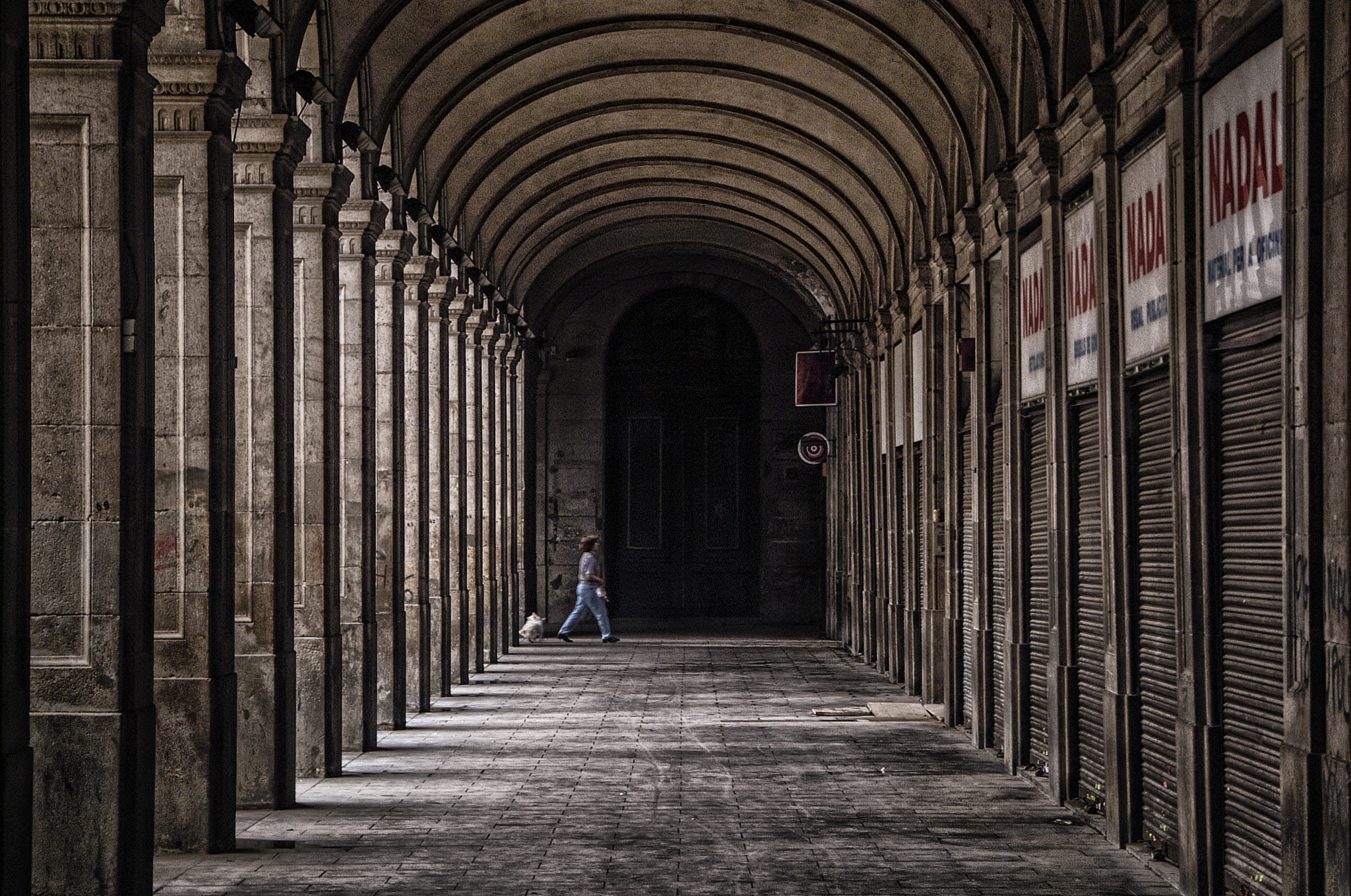 Fujifilm FinePix S1 Pro sample photo. Walkway barcelona photography
