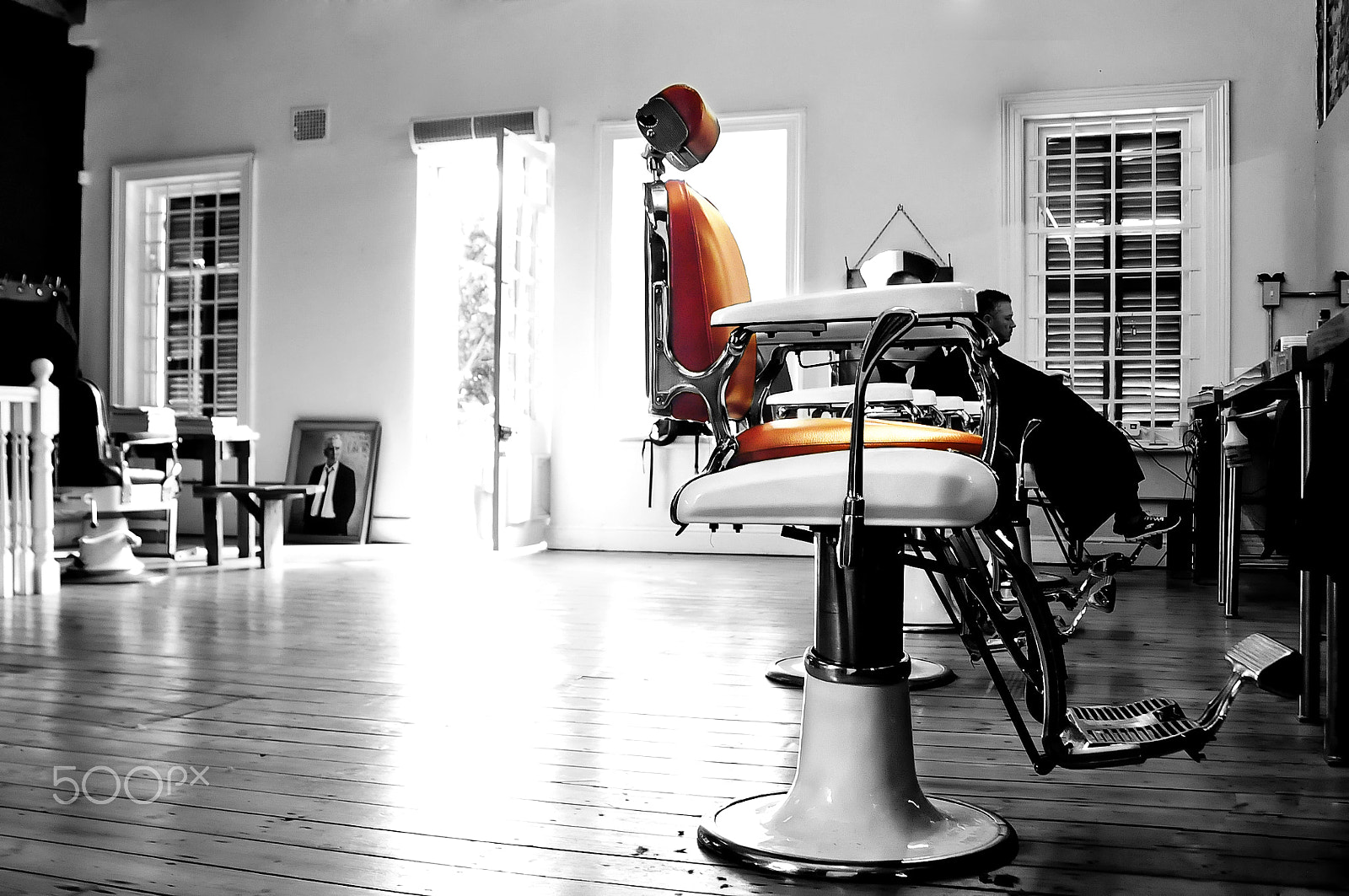 AF Zoom-Nikkor 24-120mm f/3.5-5.6D IF sample photo. Vintage barber shop photography