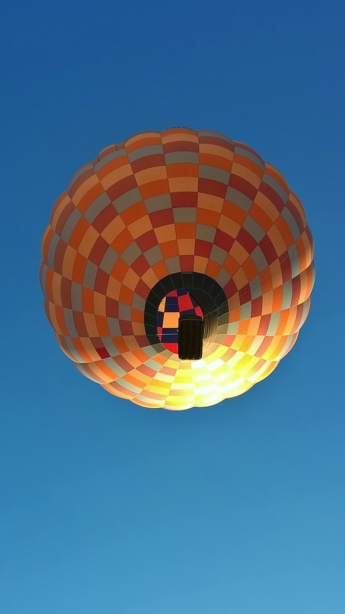 Microsoft Lumia 640 XL sample photo. Under the air balloon photography