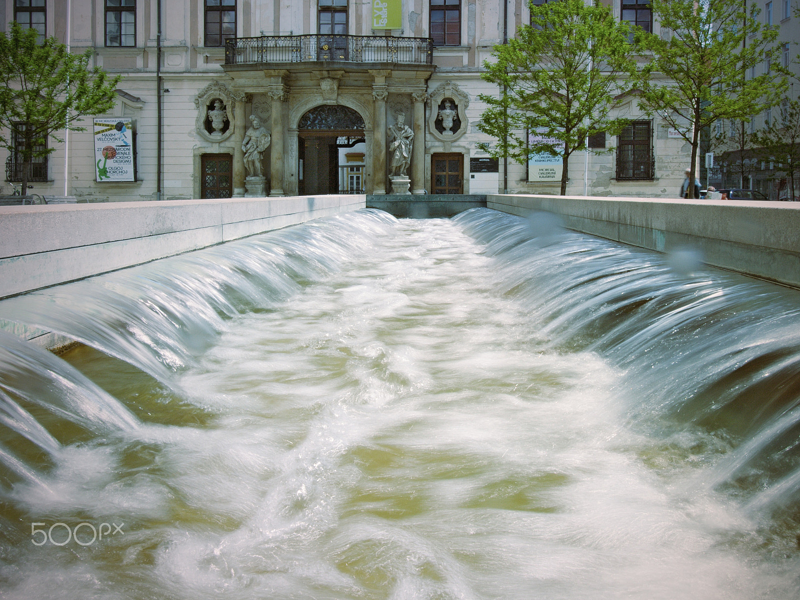 Canon EF-S 10-18mm F4.5–5.6 IS STM sample photo. Water that hold me above water photography