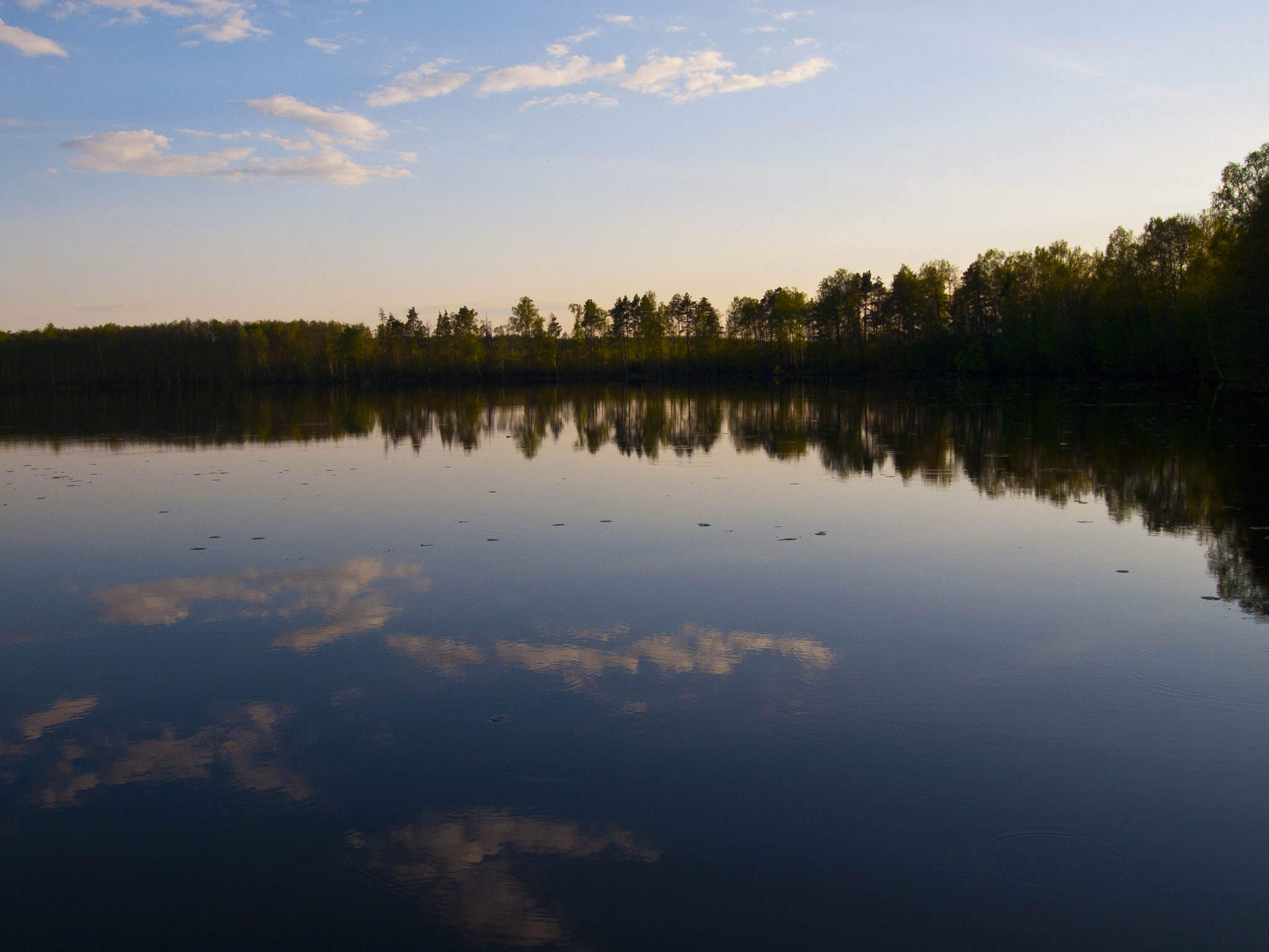 Olympus E-520 (EVOLT E-520) + SIGMA 18-50mm F2.8 DC sample photo. Clouds reflections photography
