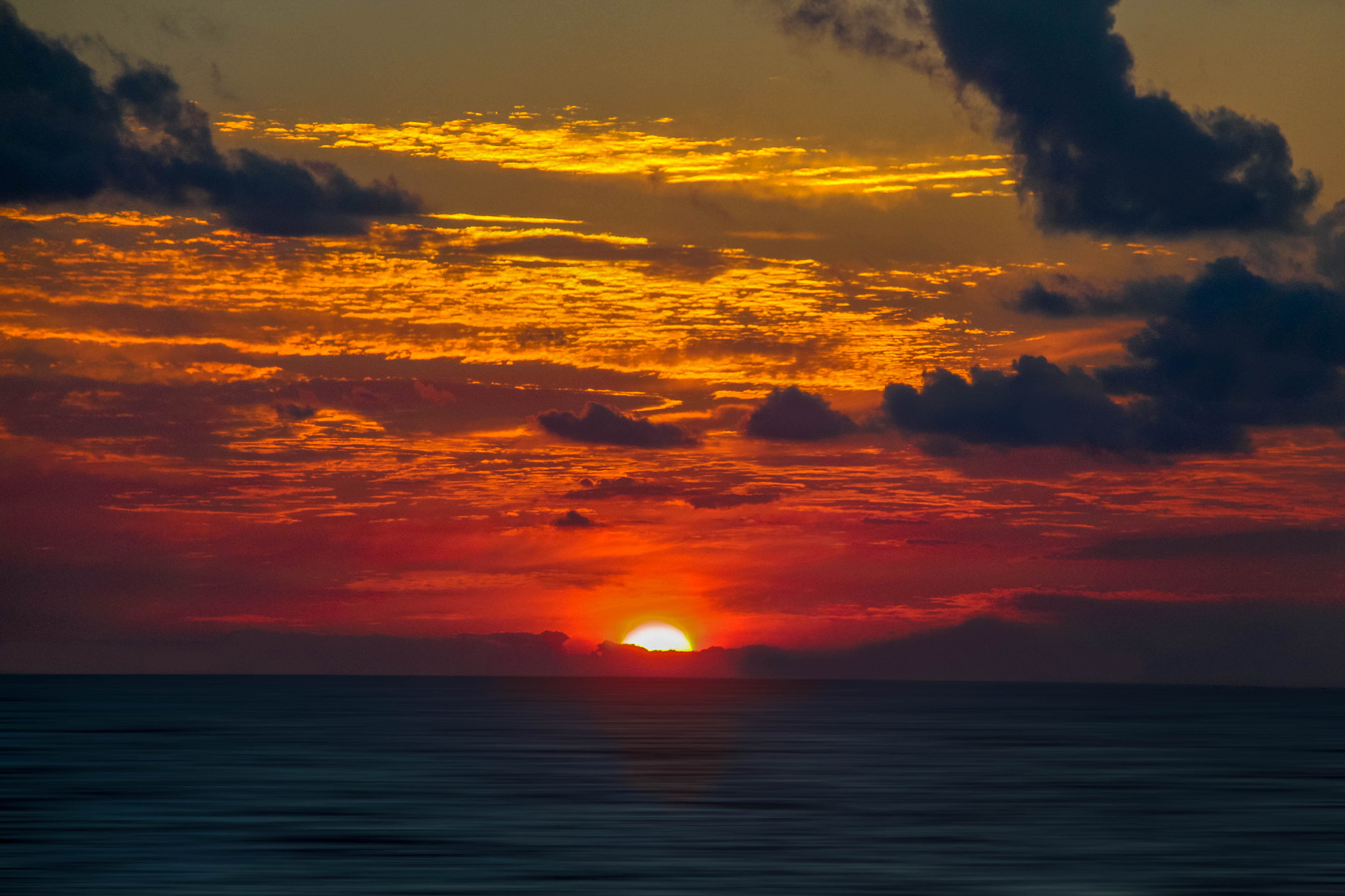 Canon EOS 650D (EOS Rebel T4i / EOS Kiss X6i) sample photo. Golden sunset photography