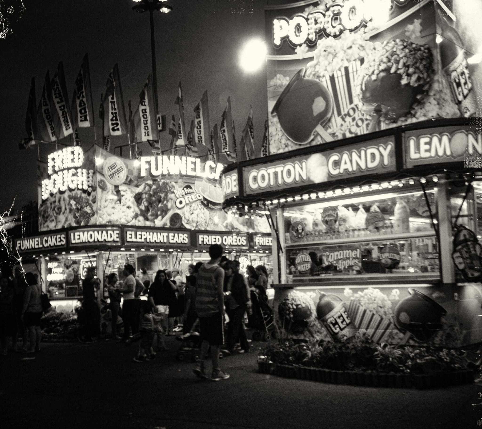 Hipstamatic 274 + iPhone 5 back camera 4.12mm f/2.4 sample photo. Summer carnival danbury fair mall danbury ct photography