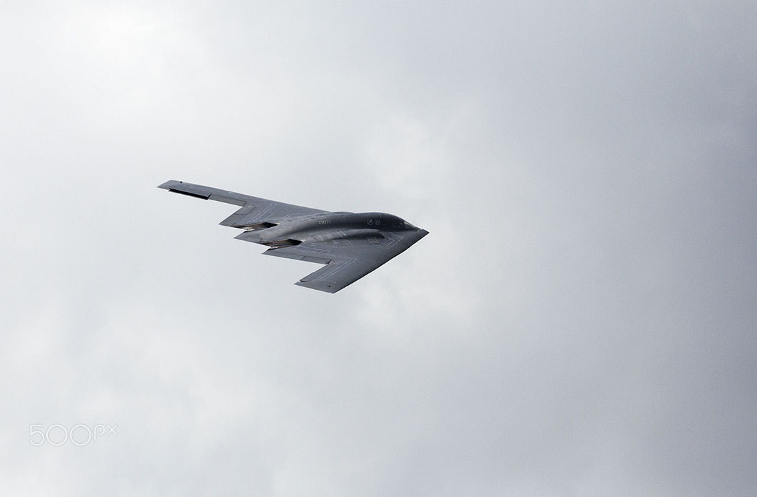 Canon EF 100-400mm F4.5-5.6L IS II USM sample photo. Stealth bomber photography