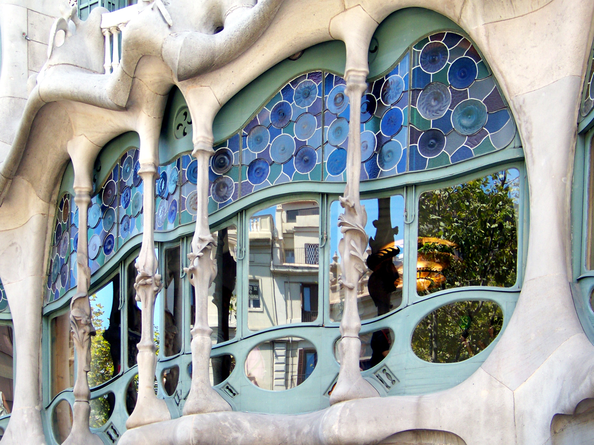 Kodak Z712 IS ZOOM DIGITAL CAMERA sample photo. Casa batllo 2 photography