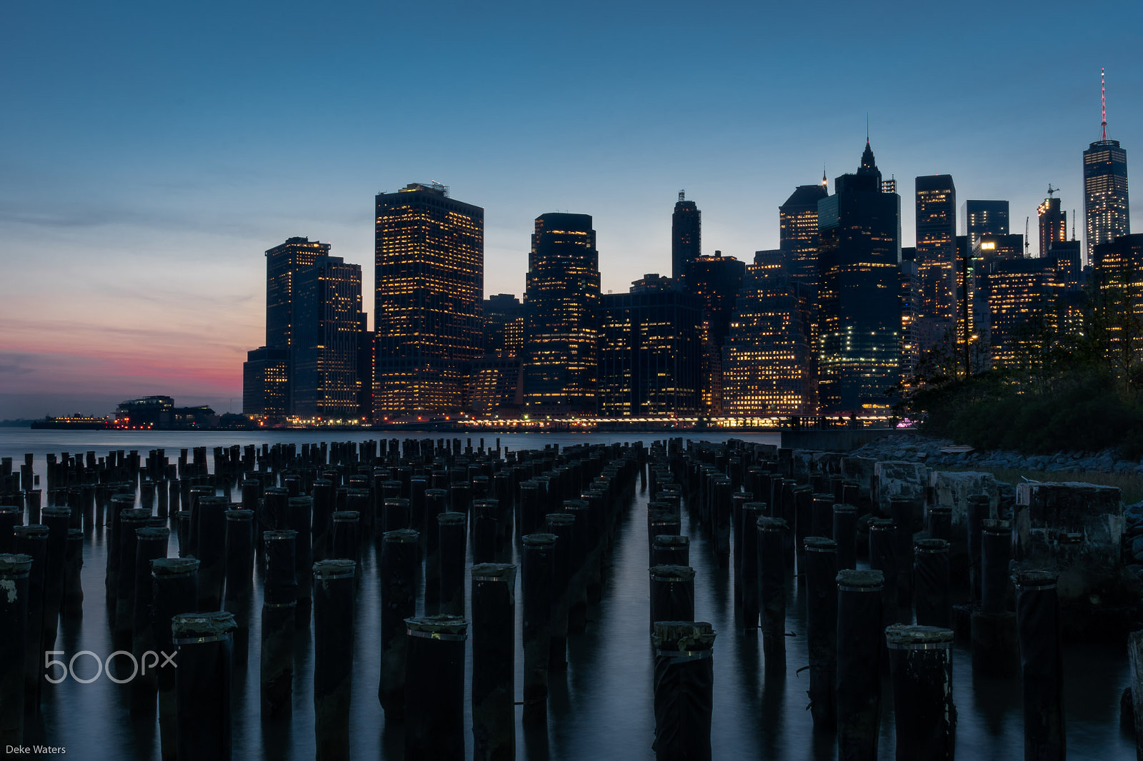 Sony a6300 + Sony Sonnar T* E 24mm F1.8 ZA sample photo. Nyc from brooklyn bridge park photography