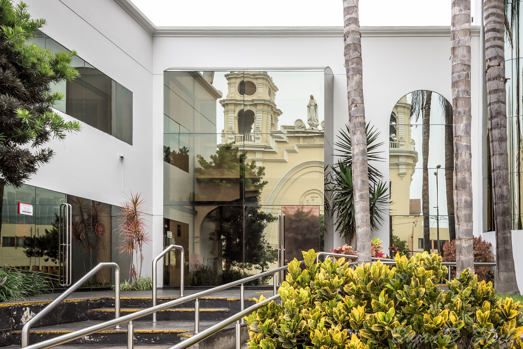 Nikon AF-S Nikkor 14-24mm F2.8G ED sample photo. Church reflection photography