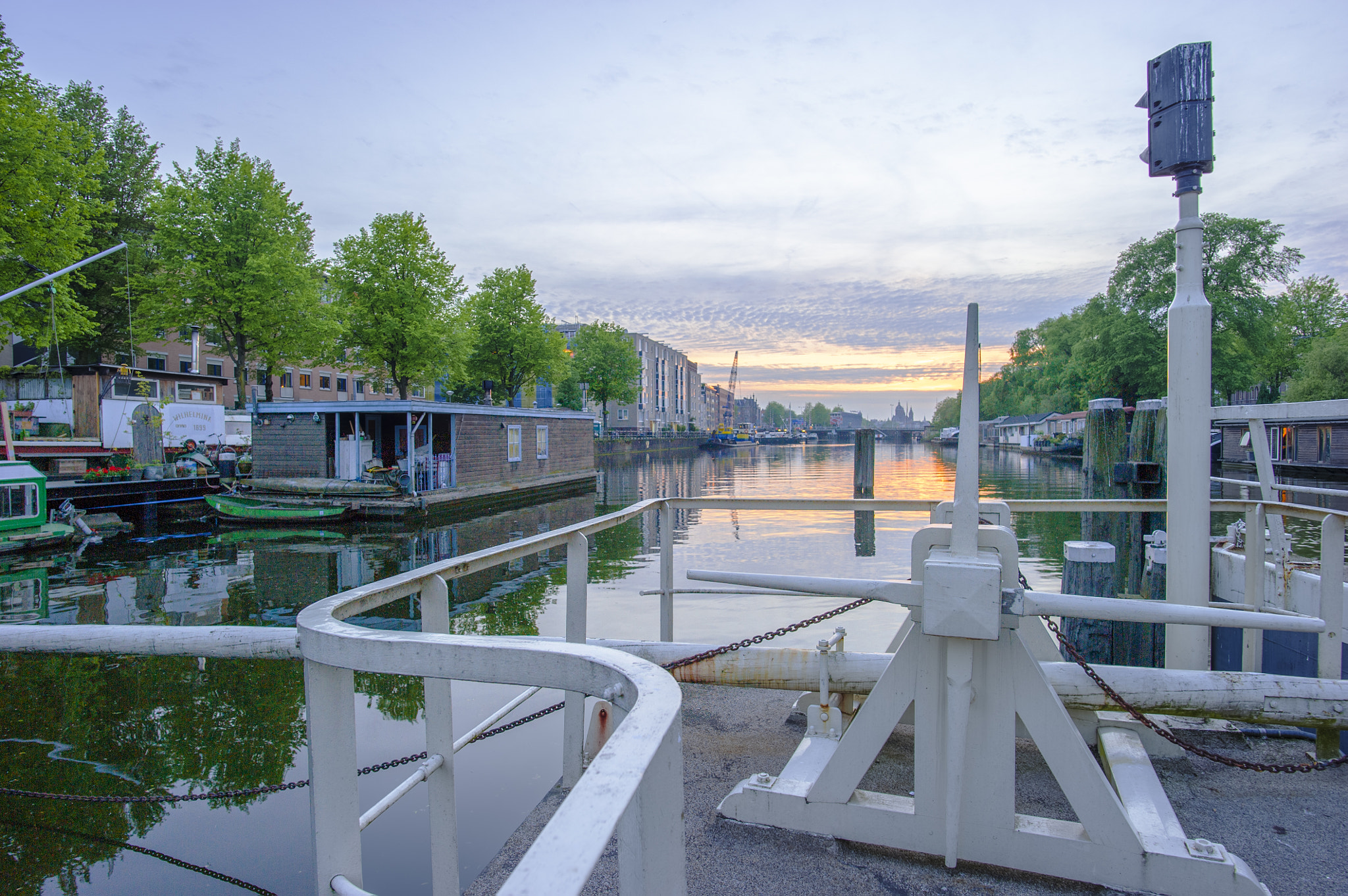 Nikon D700 + Nikon AF-S Nikkor 20mm F1.8G ED sample photo. Canal nieuwevaart hdr photography