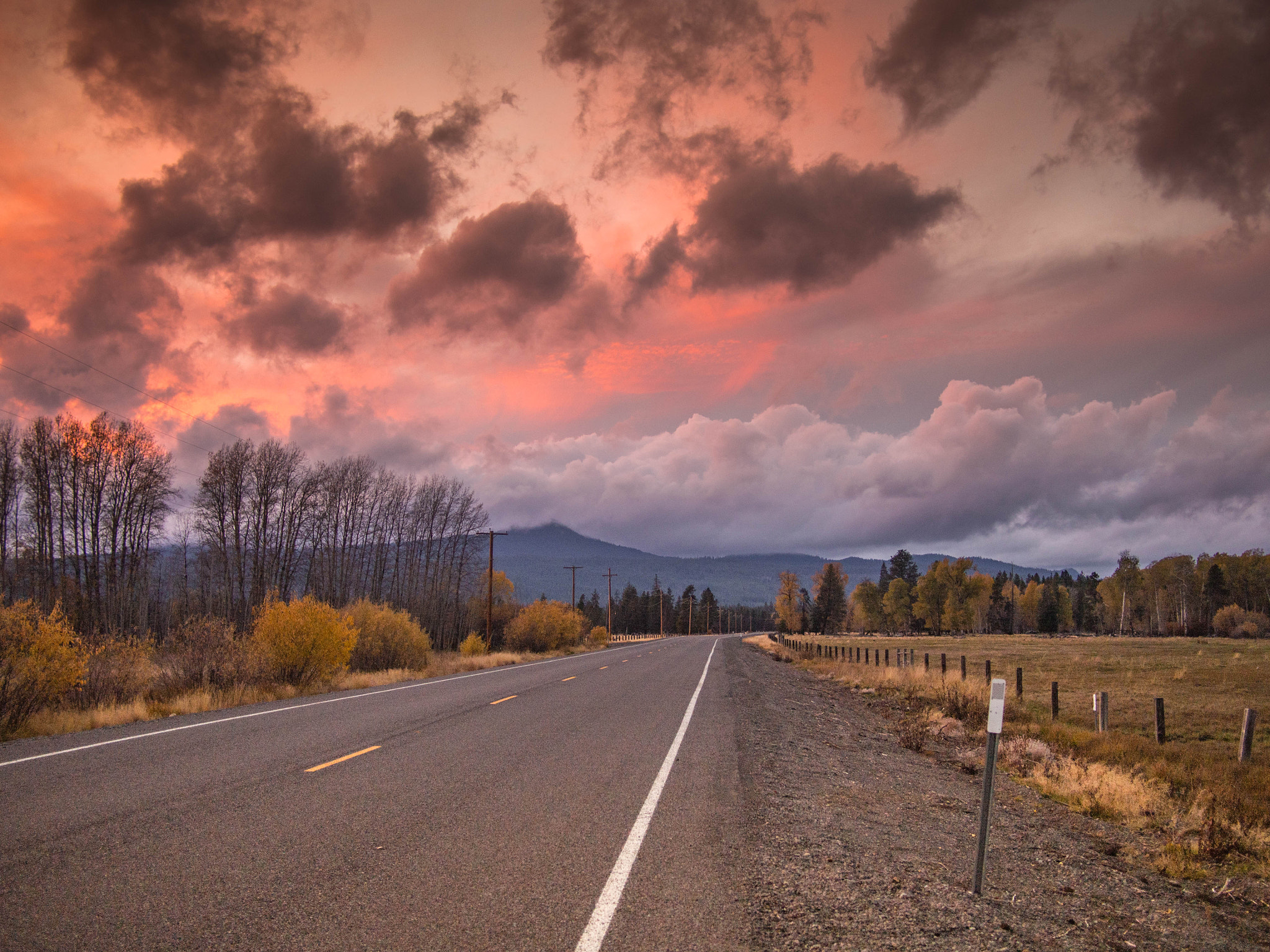 Olympus PEN E-PL6 + Panasonic Lumix G 20mm F1.7 ASPH sample photo. Beautiful dusk photography