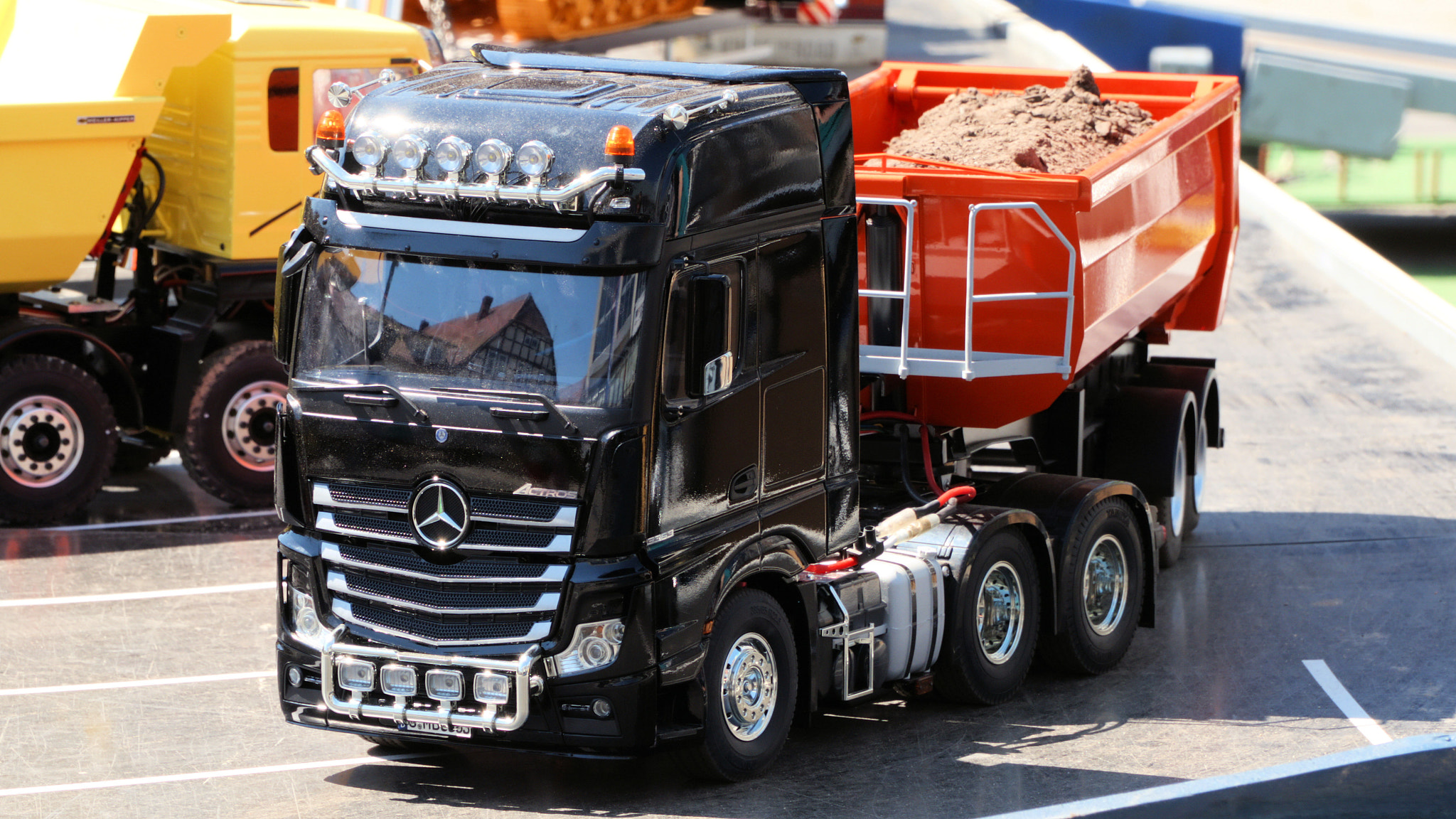 Canon XC10 sample photo. Mercedes benz actros photography