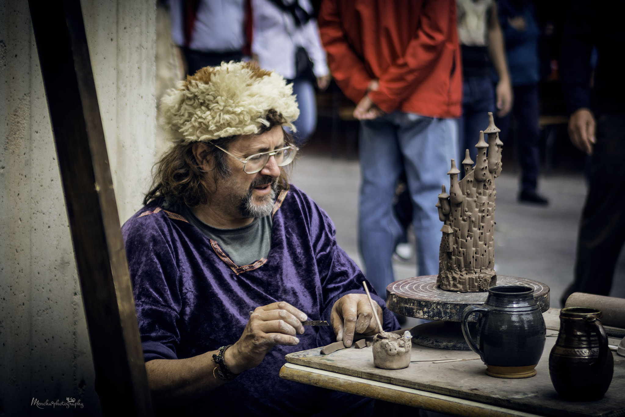 EF28-70mm f/2.8L USM sample photo. Manual worker photography