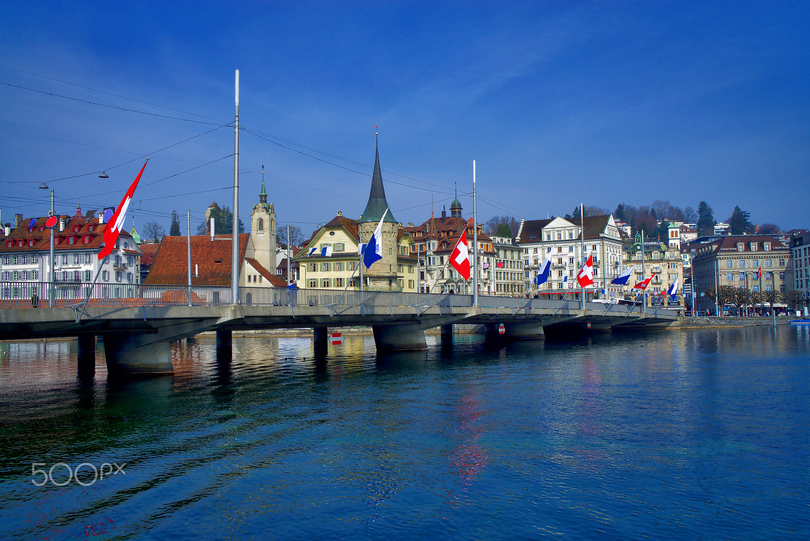 Sony a7R + Sony Distagon T* FE 35mm F1.4 ZA sample photo. Old town lucerne photography