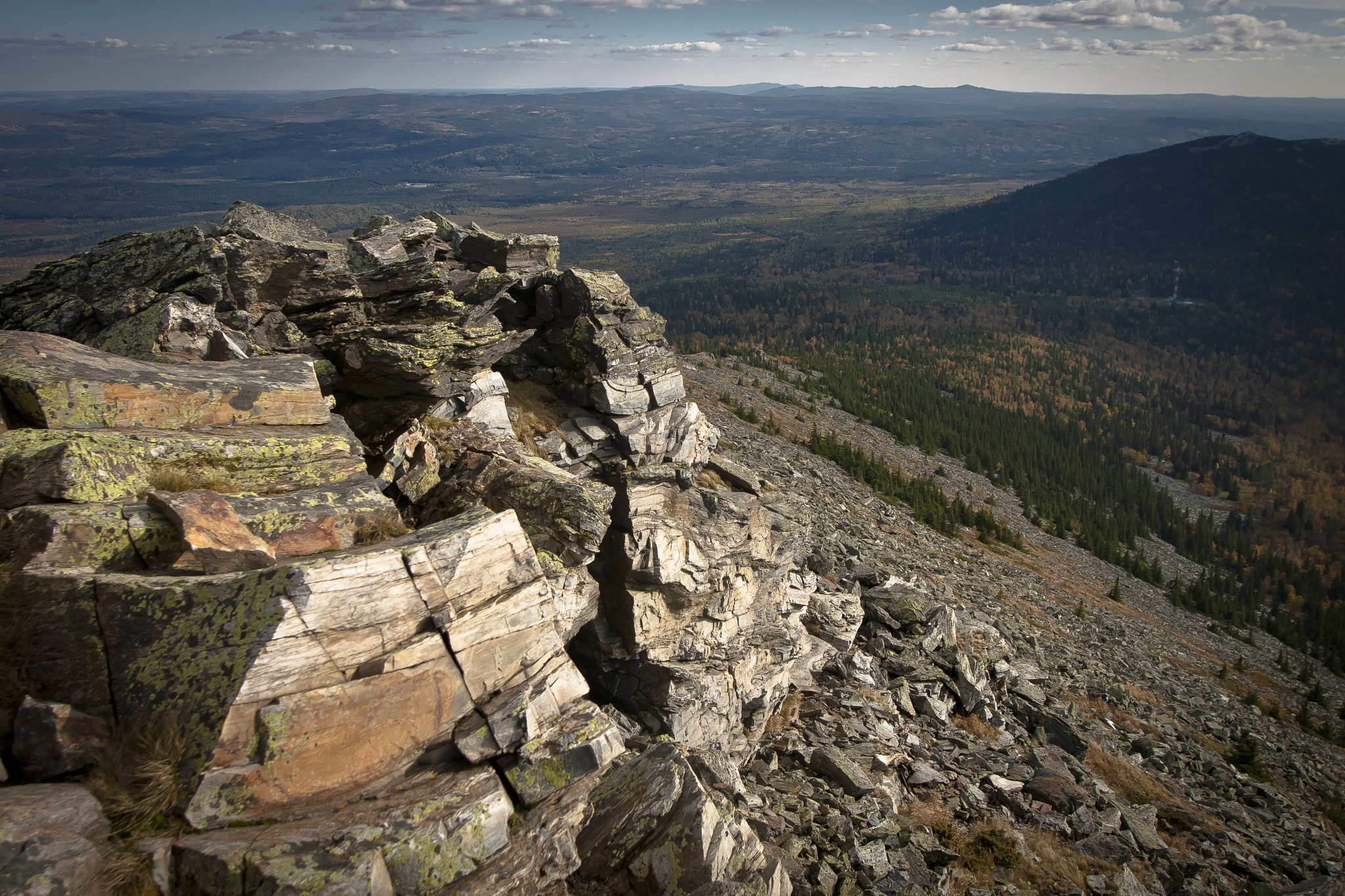 Canon EOS 40D + Sigma 20mm EX f/1.8 sample photo. Light on the rock photography