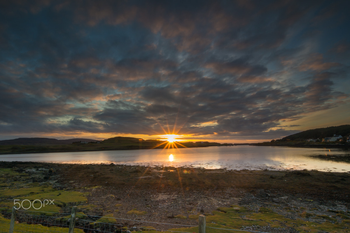 Samsung NX300M + Samsung NX 12-24mm F4-5.6 ED sample photo. Sunset on the isle of skye photography