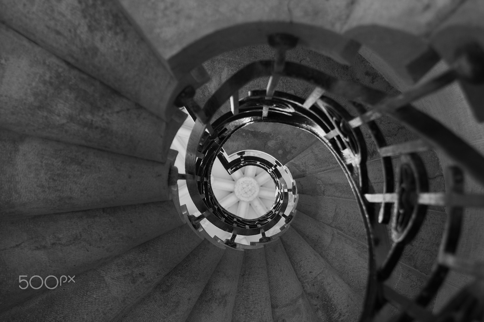Canon EOS 450D (EOS Rebel XSi / EOS Kiss X2) + Tamron SP AF 17-50mm F2.8 XR Di II LD Aspherical (IF) sample photo. Stairway photography